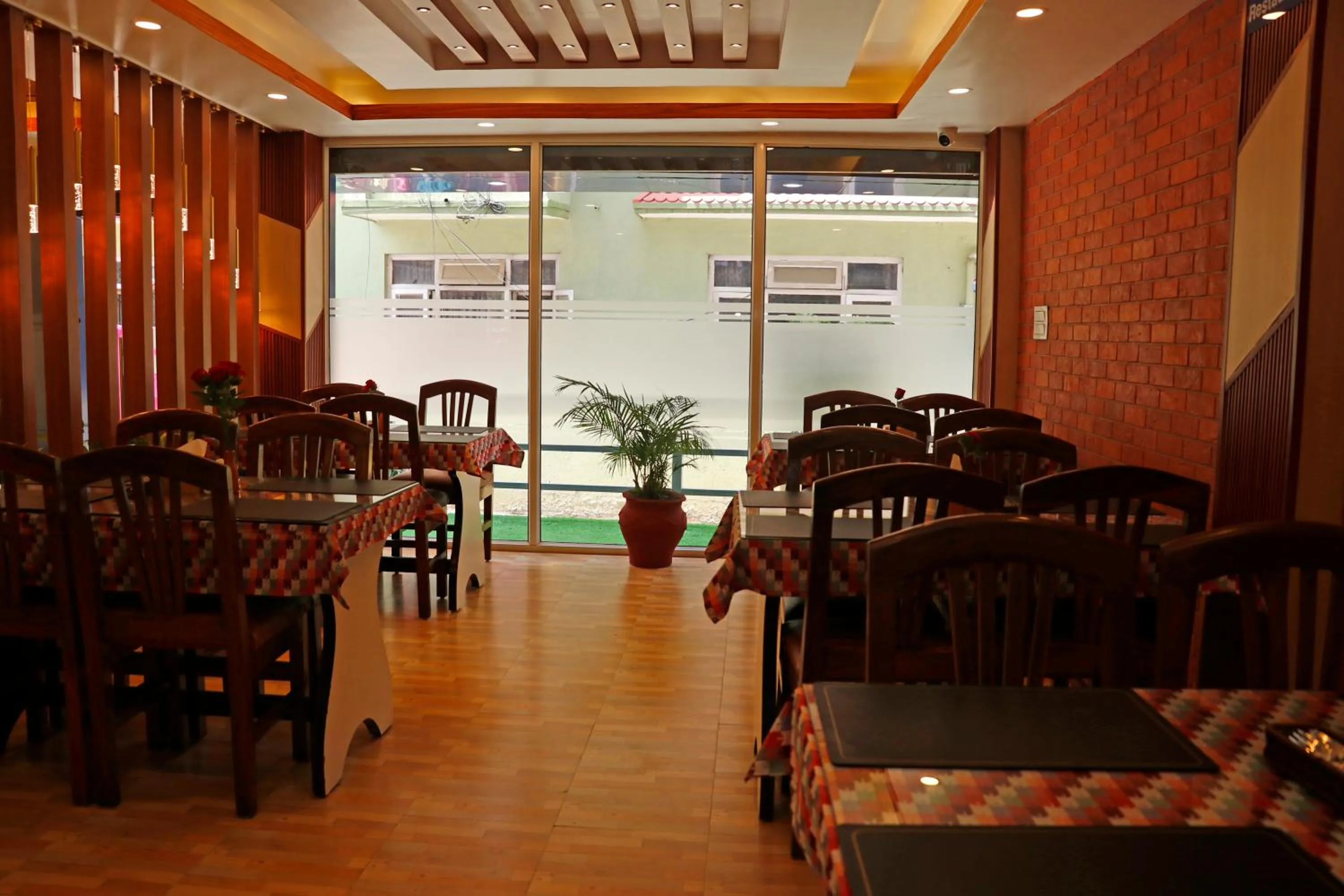 Restaurant/places to eat in Hotel Himalayan BTS