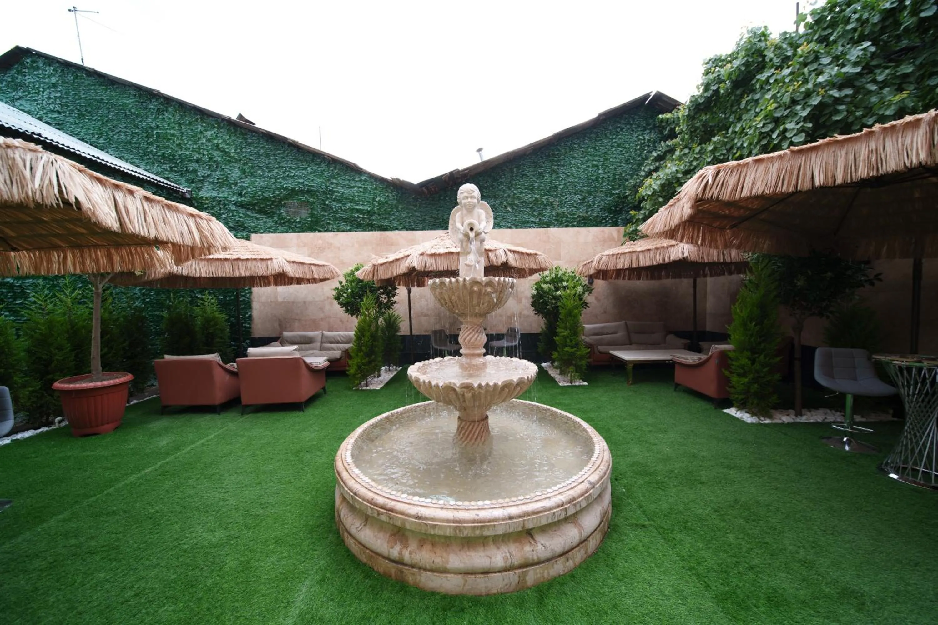 Garden in Emmanuel Hotel Yerevan