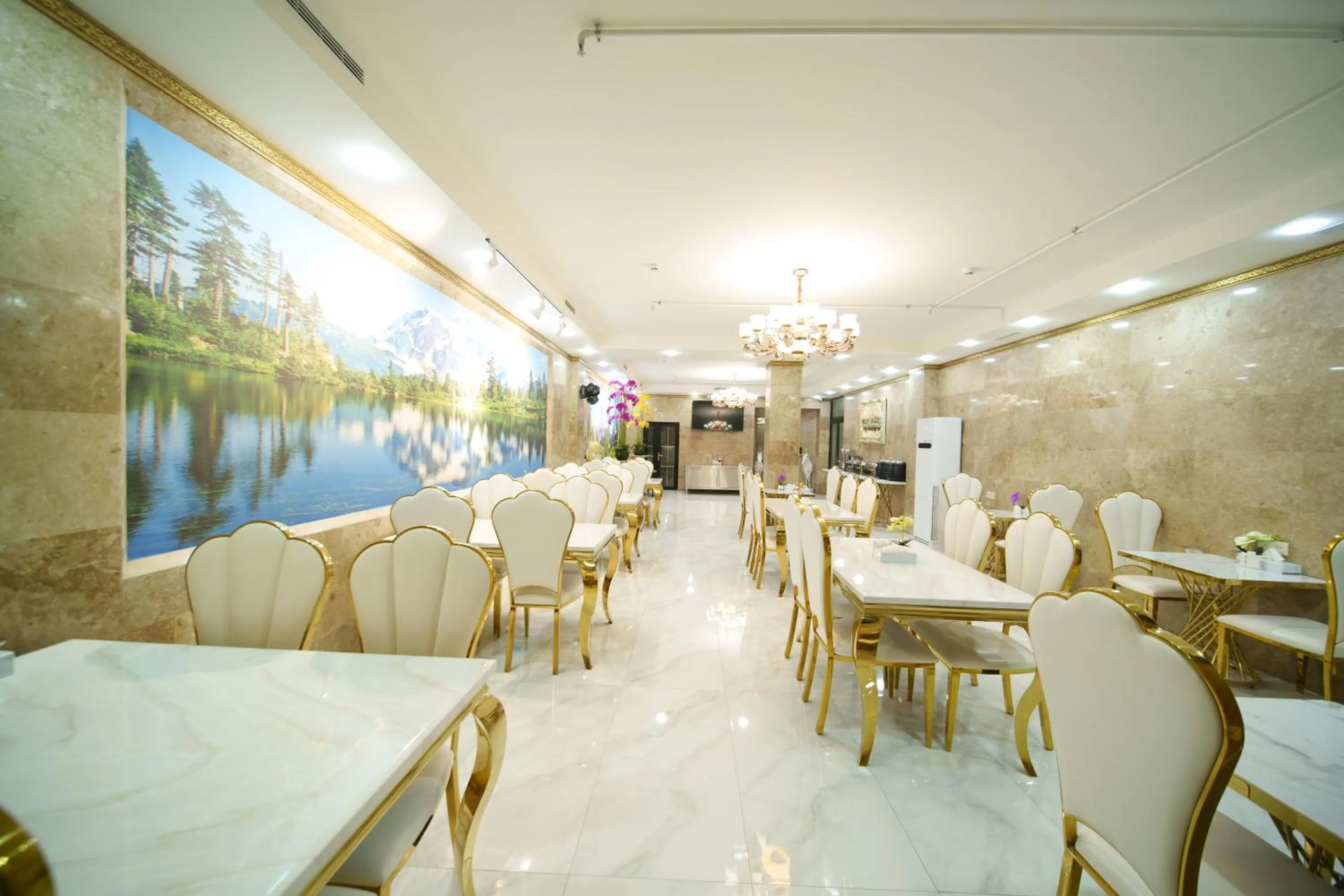 Restaurant/places to eat in Emmanuel Hotel Yerevan