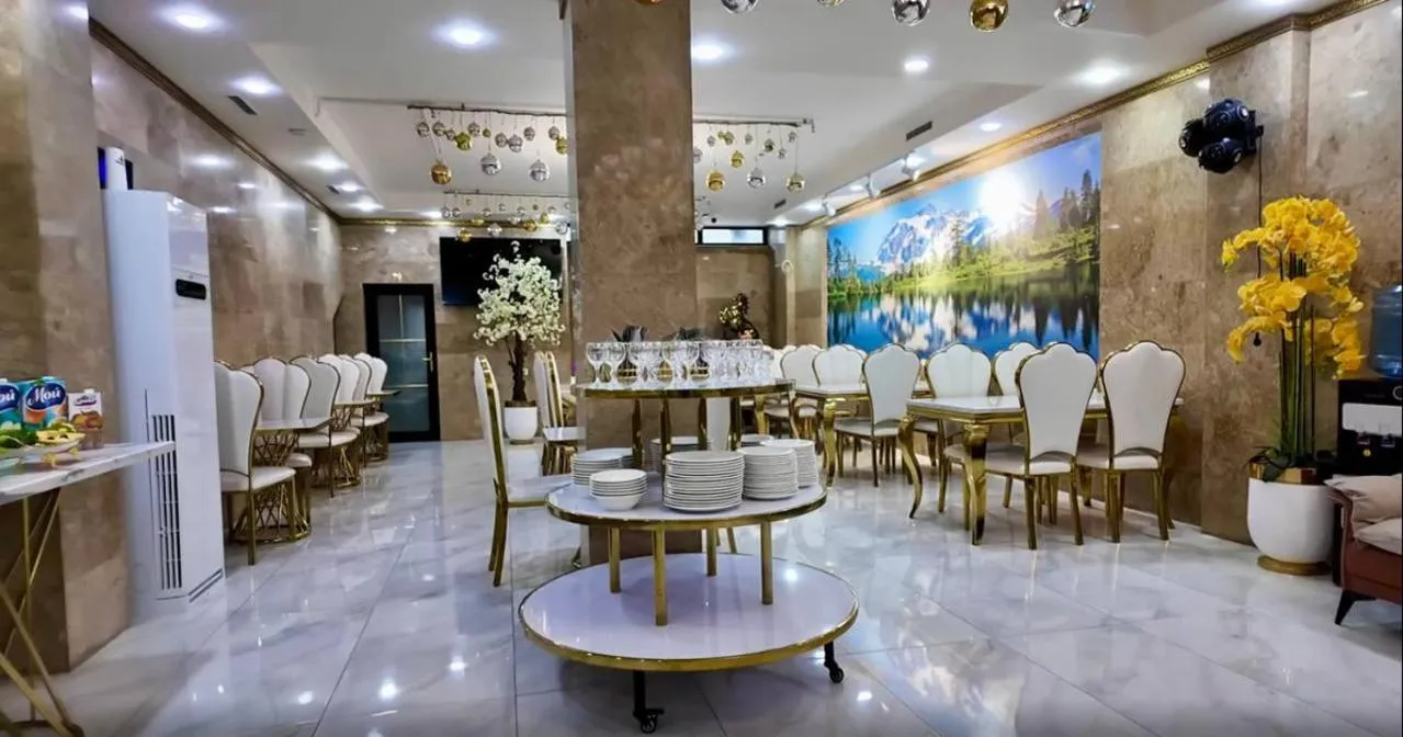 Restaurant/places to eat in Emmanuel Hotel Yerevan