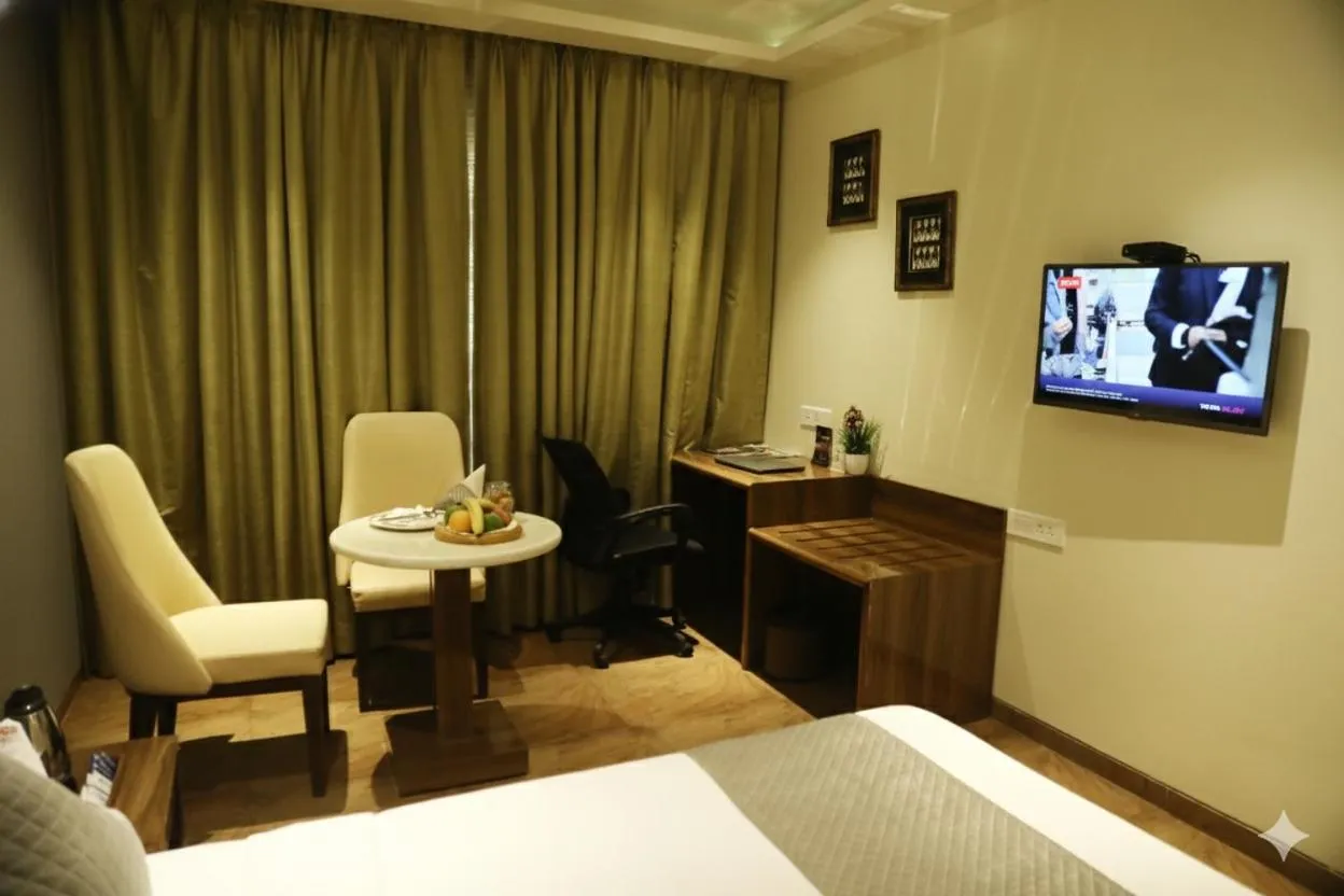 Photo of the whole room, Bed in Shamrock Greens by Jardin Hotels