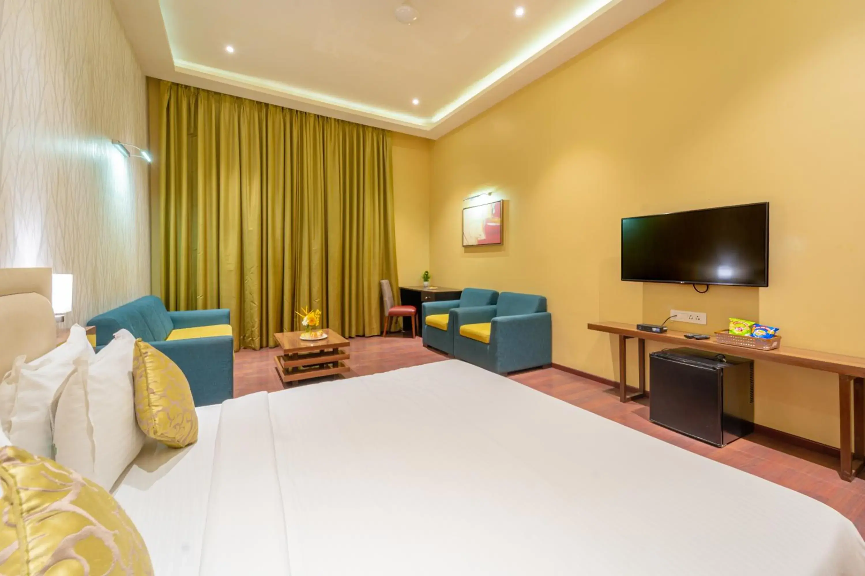 Bedroom, Bed in Shamrock Greens by Jardin Hotels Bedroom, Bed in Shamrock Greens by Jardin Hotels