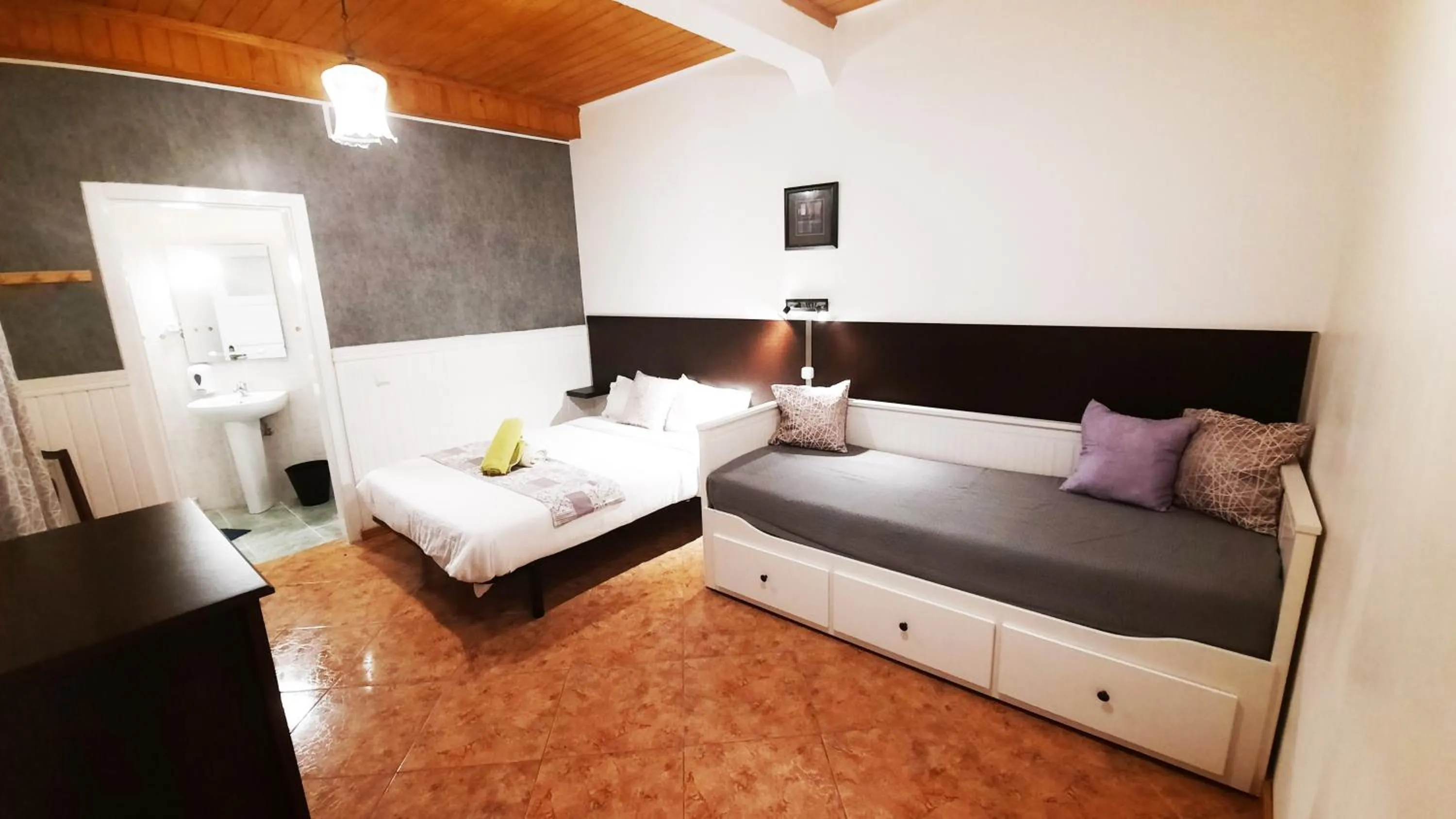 Photo of the whole room, Bed in Guesthouse of Alcobaça
