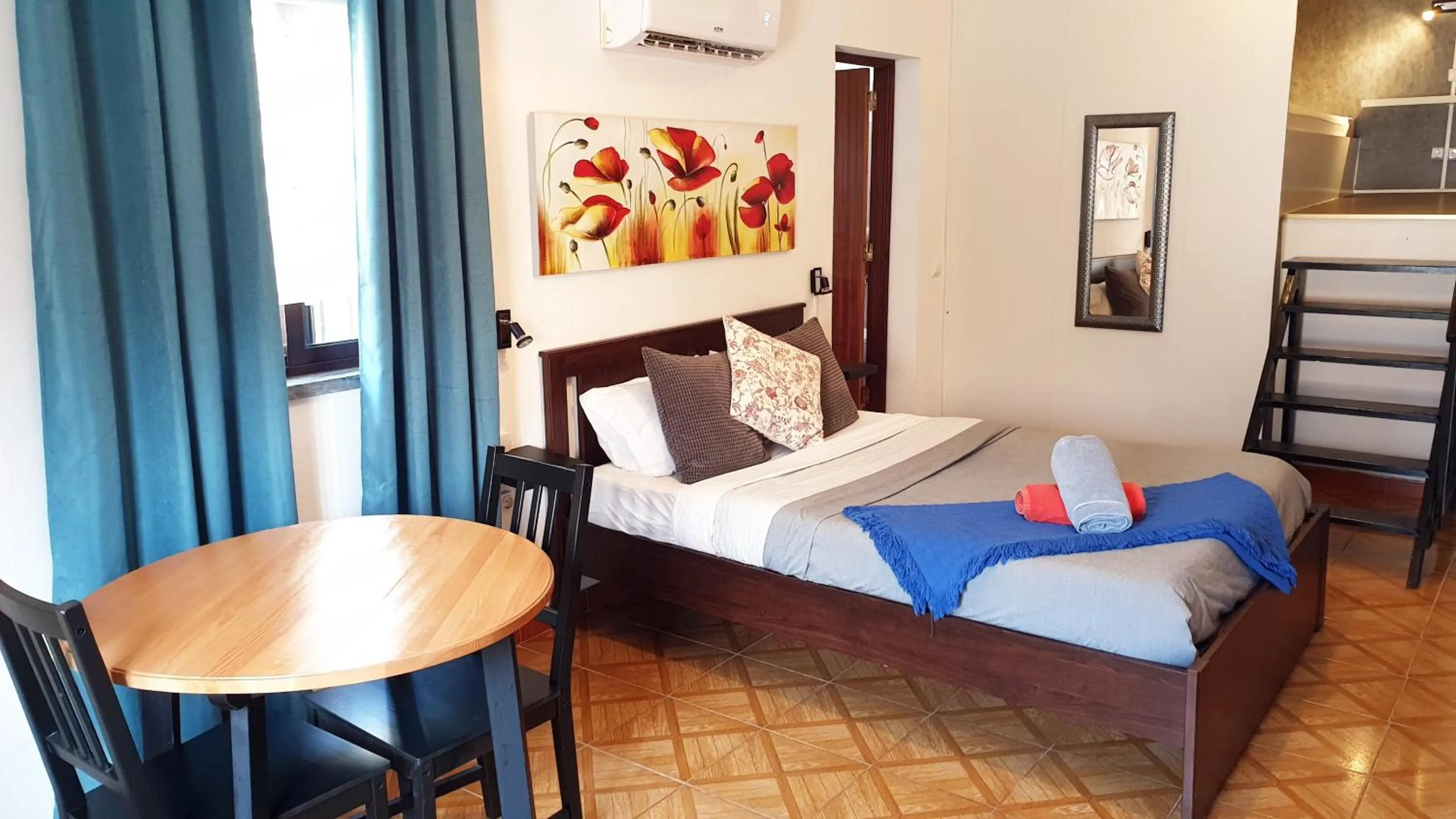 Photo of the whole room, Bed in Guesthouse of Alcobaça