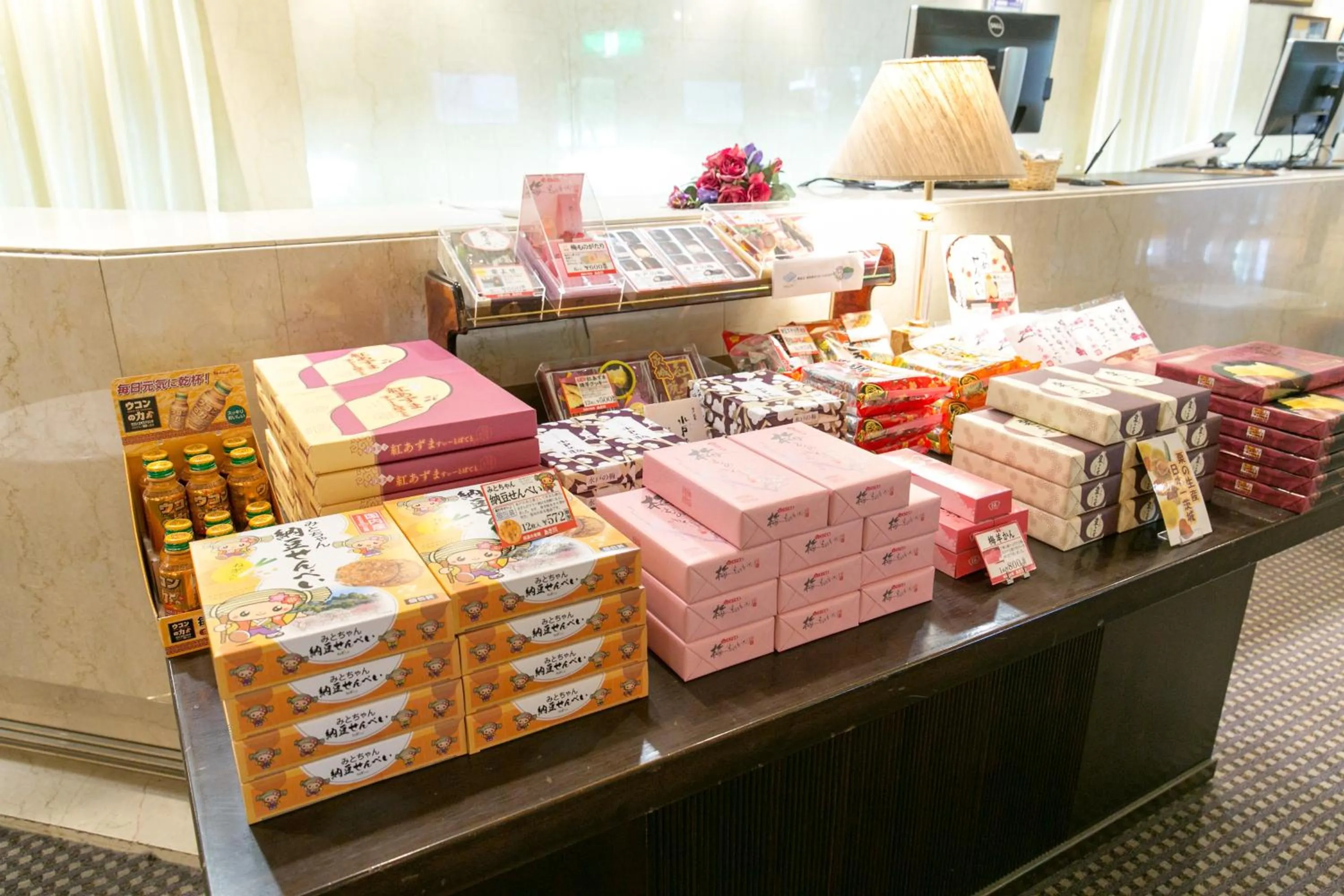 On-site shops in Hotel Crystal Palace