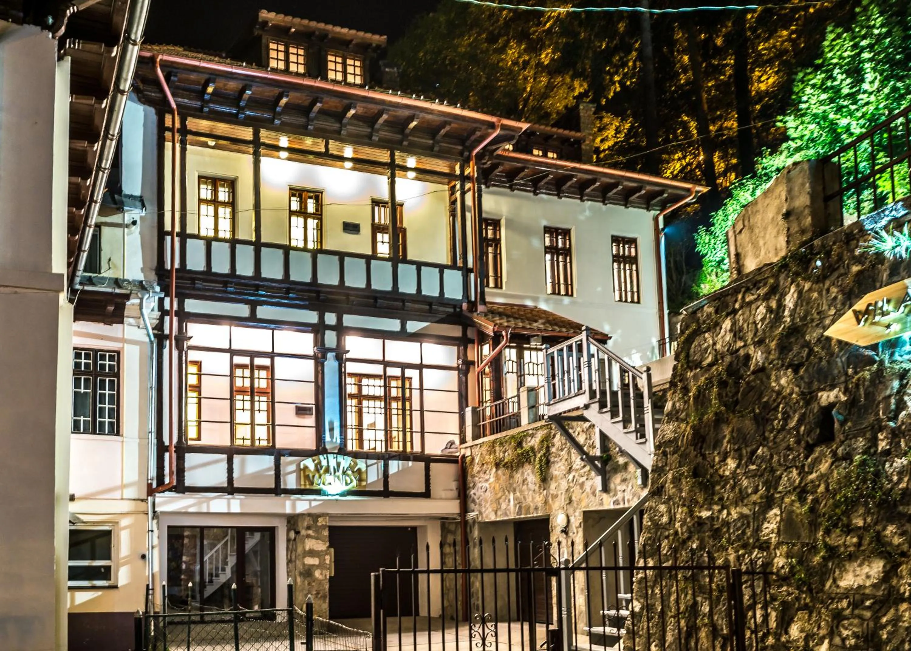 Facade/entrance in Vila Wendy