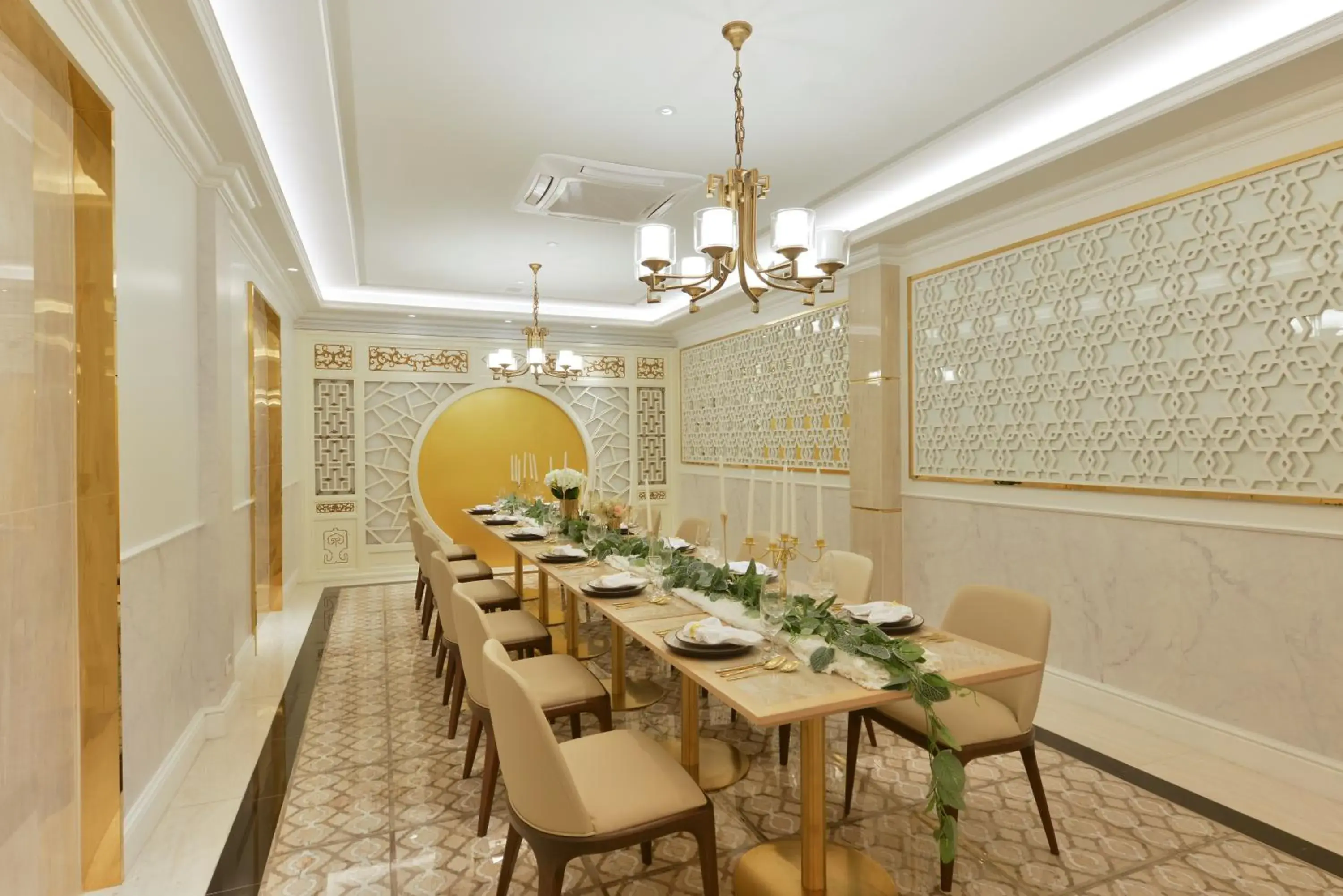 Restaurant/places to eat in The Beverly Hotel Pattaya Restaurant/places to eat in The Beverly Hotel Pattaya