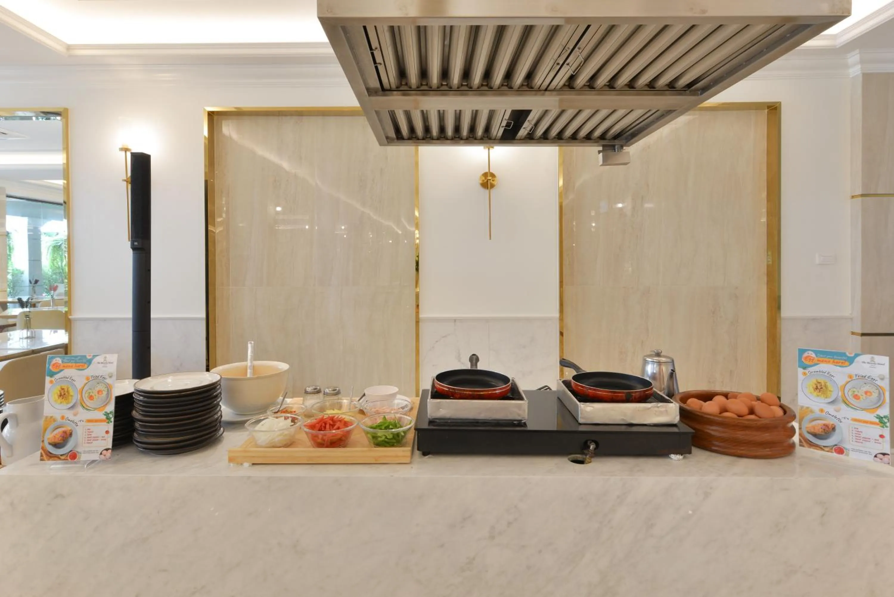 Restaurant/places to eat in The Beverly Hotel Pattaya