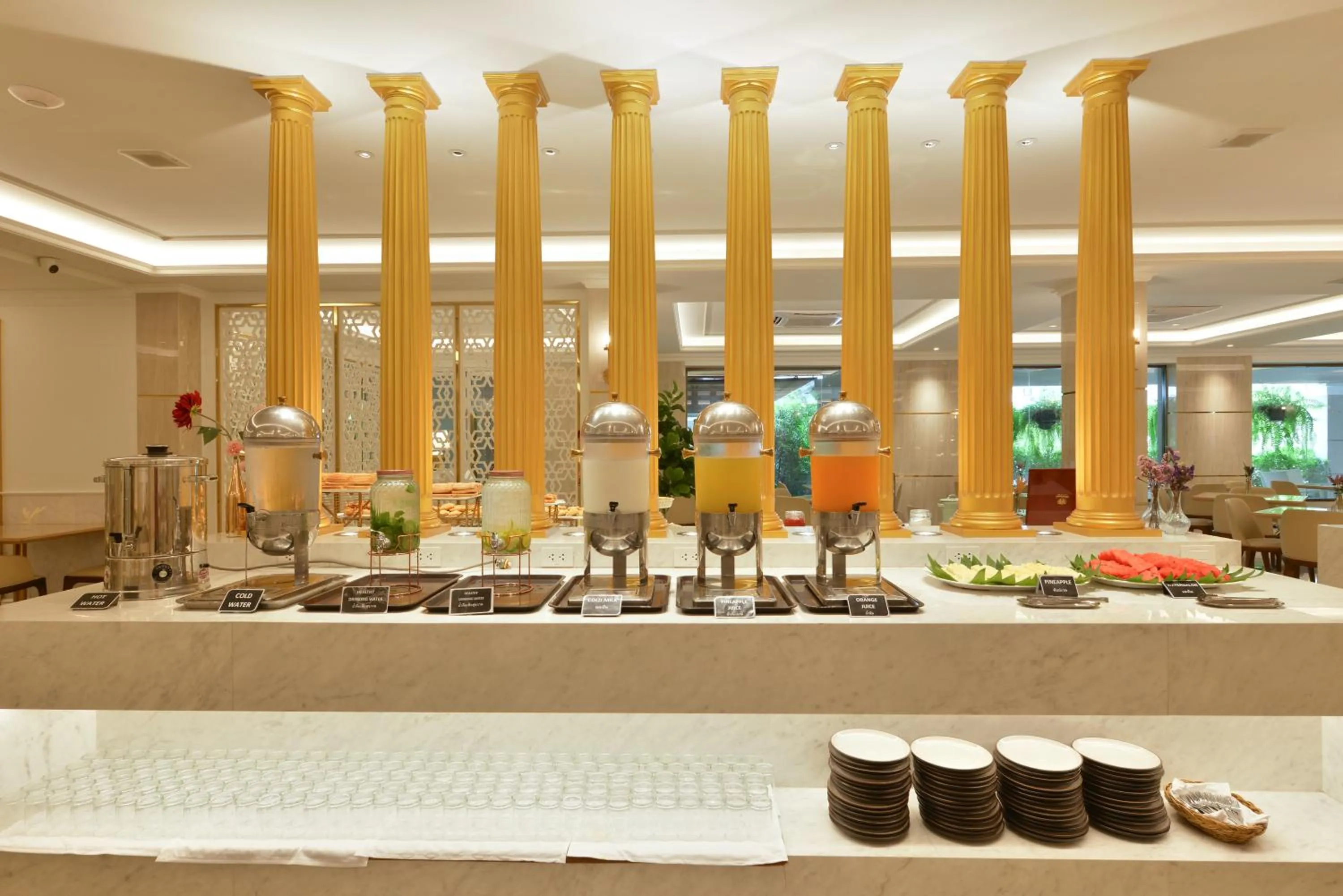 Restaurant/places to eat in The Beverly Hotel Pattaya