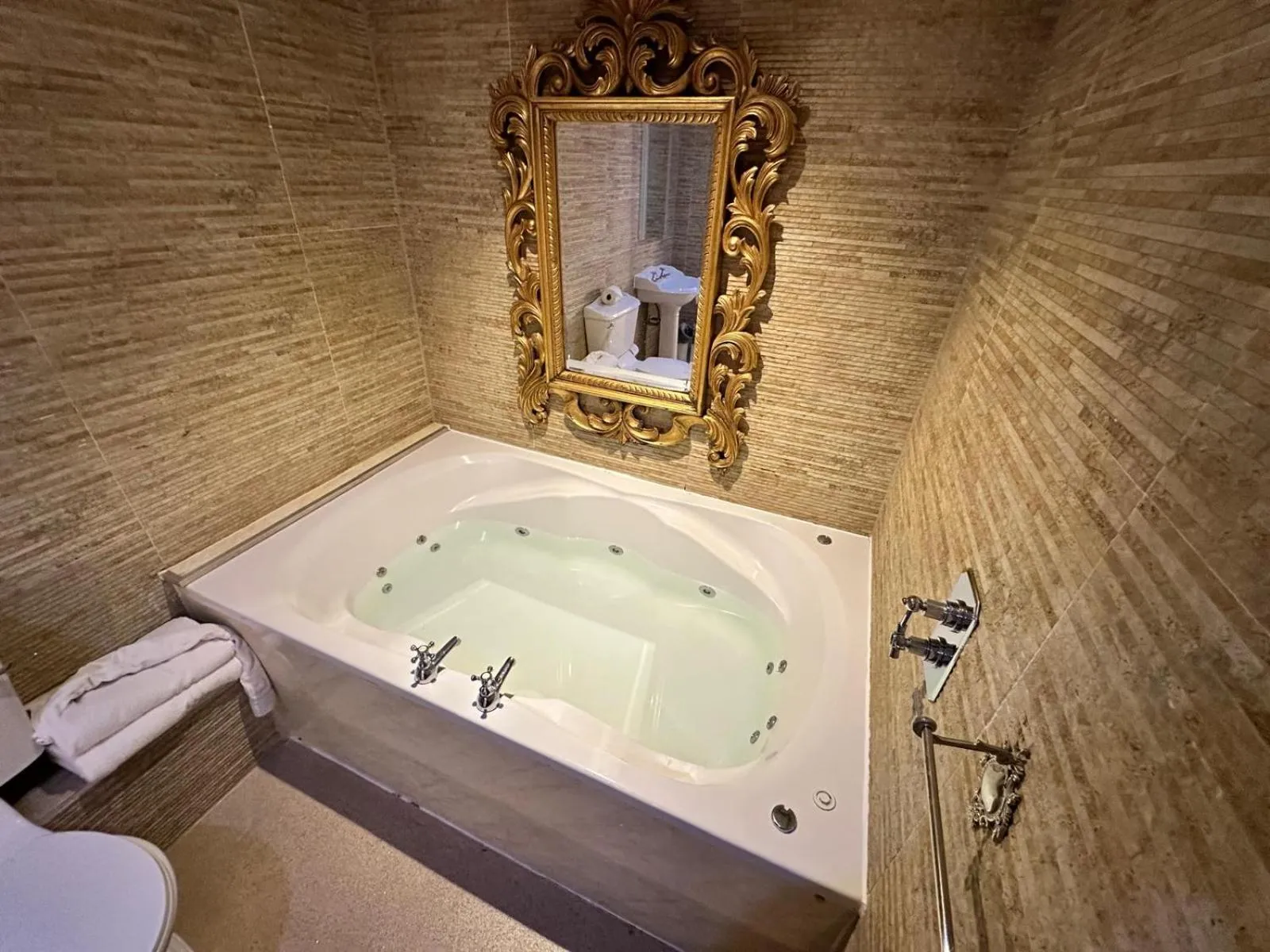 Bathroom in White Star Line Hotel