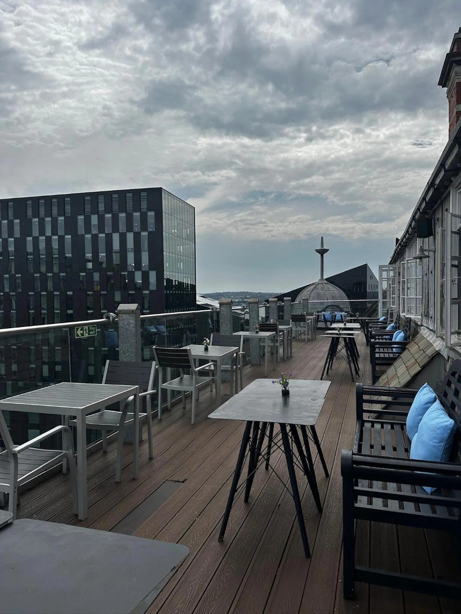 Restaurant/places to eat in White Star Line Hotel