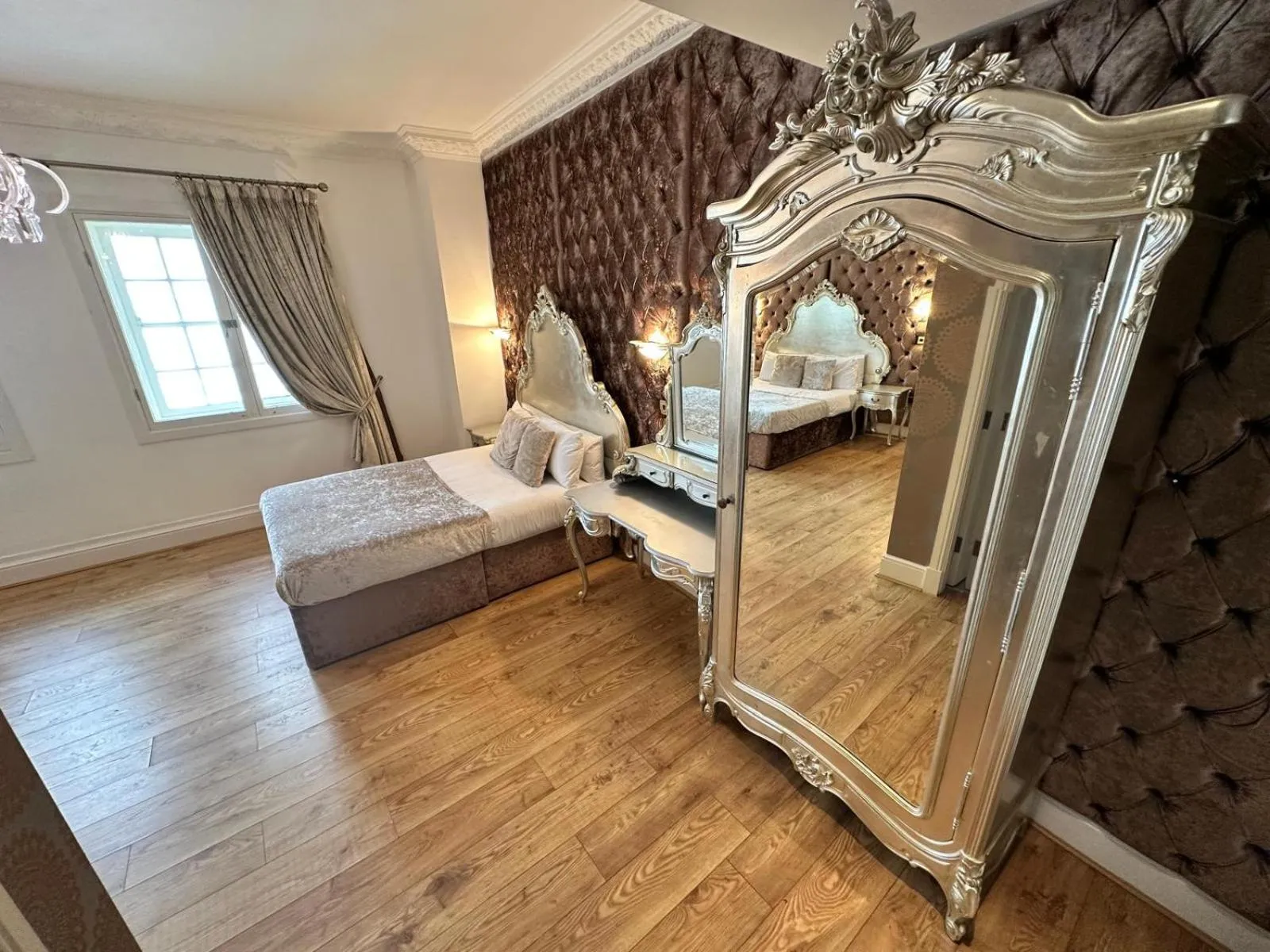 Bedroom, Bed in White Star Line Hotel