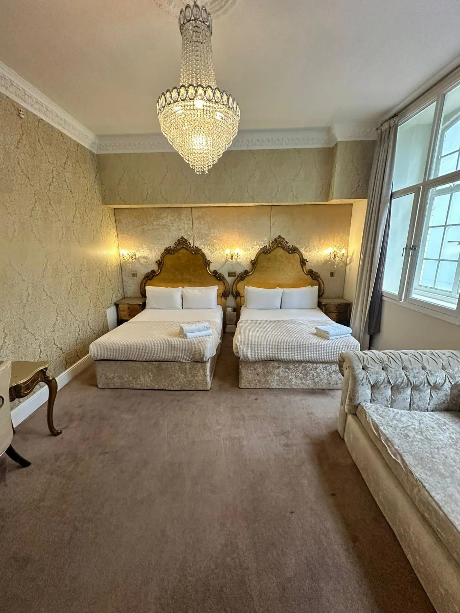 Bedroom, Bed in White Star Line Hotel