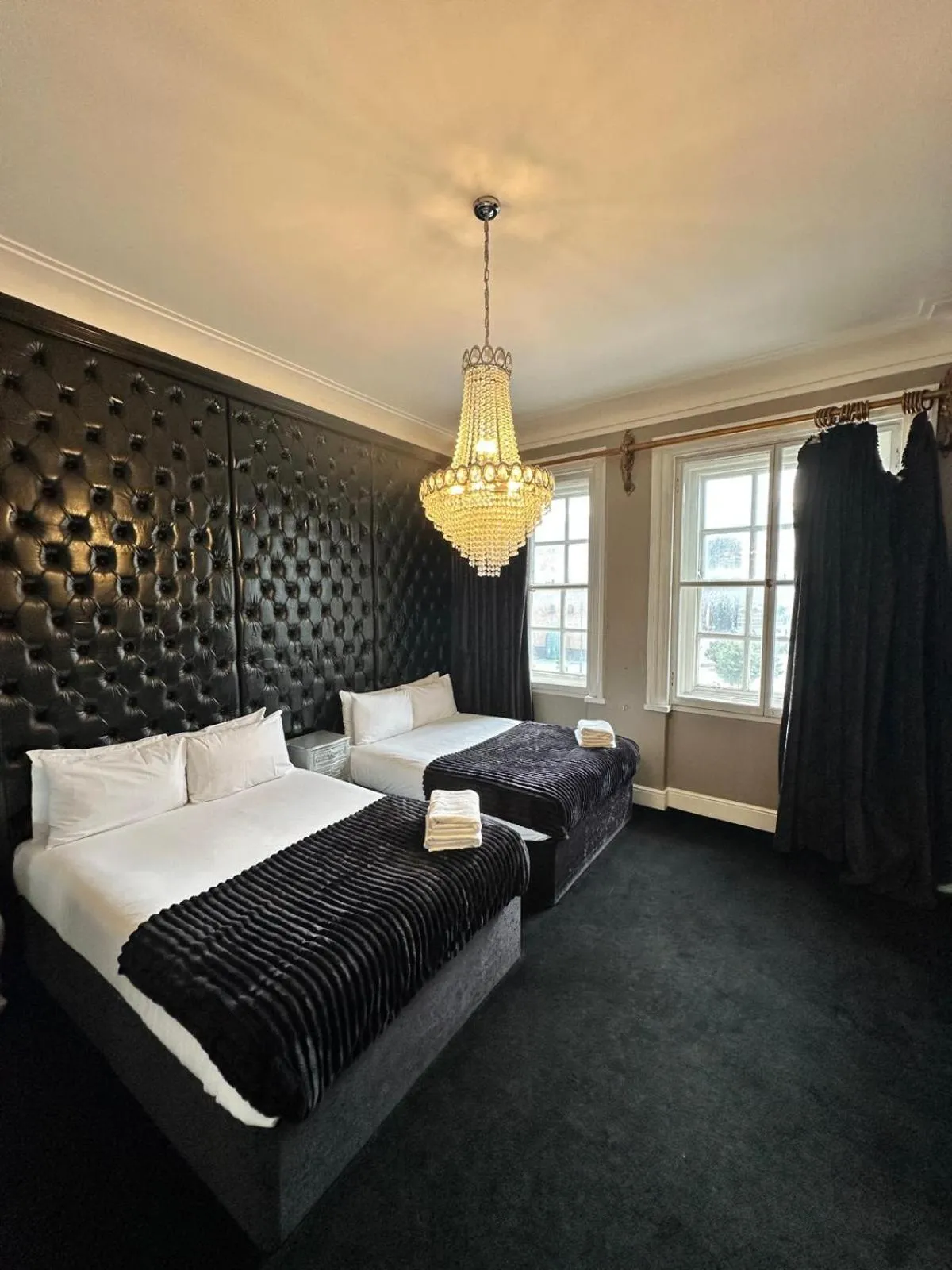Bedroom, Bed in White Star Line Hotel