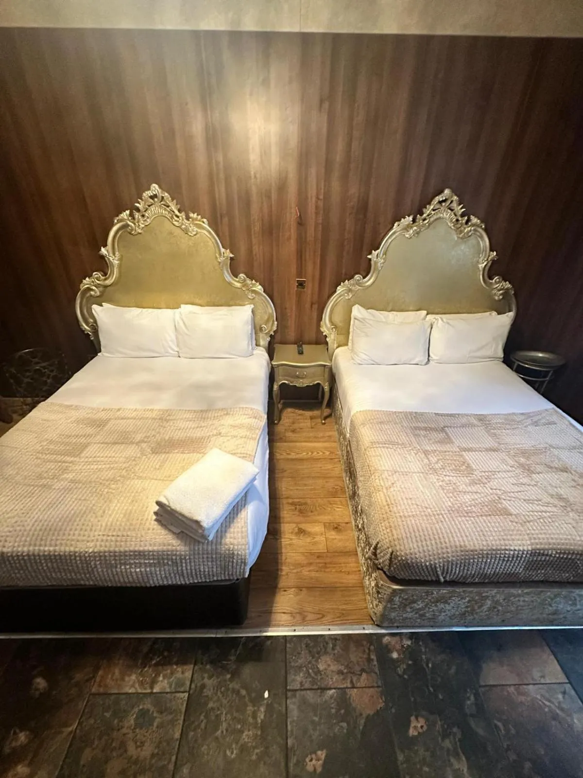 Bedroom, Bed in White Star Line Hotel