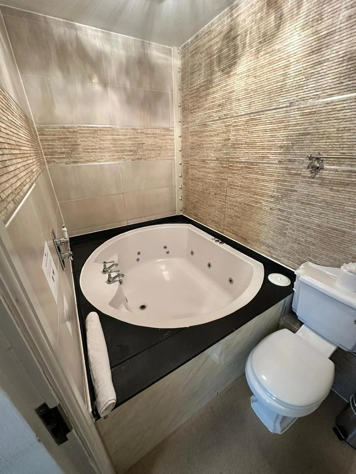 Hot Tub in White Star Line Hotel