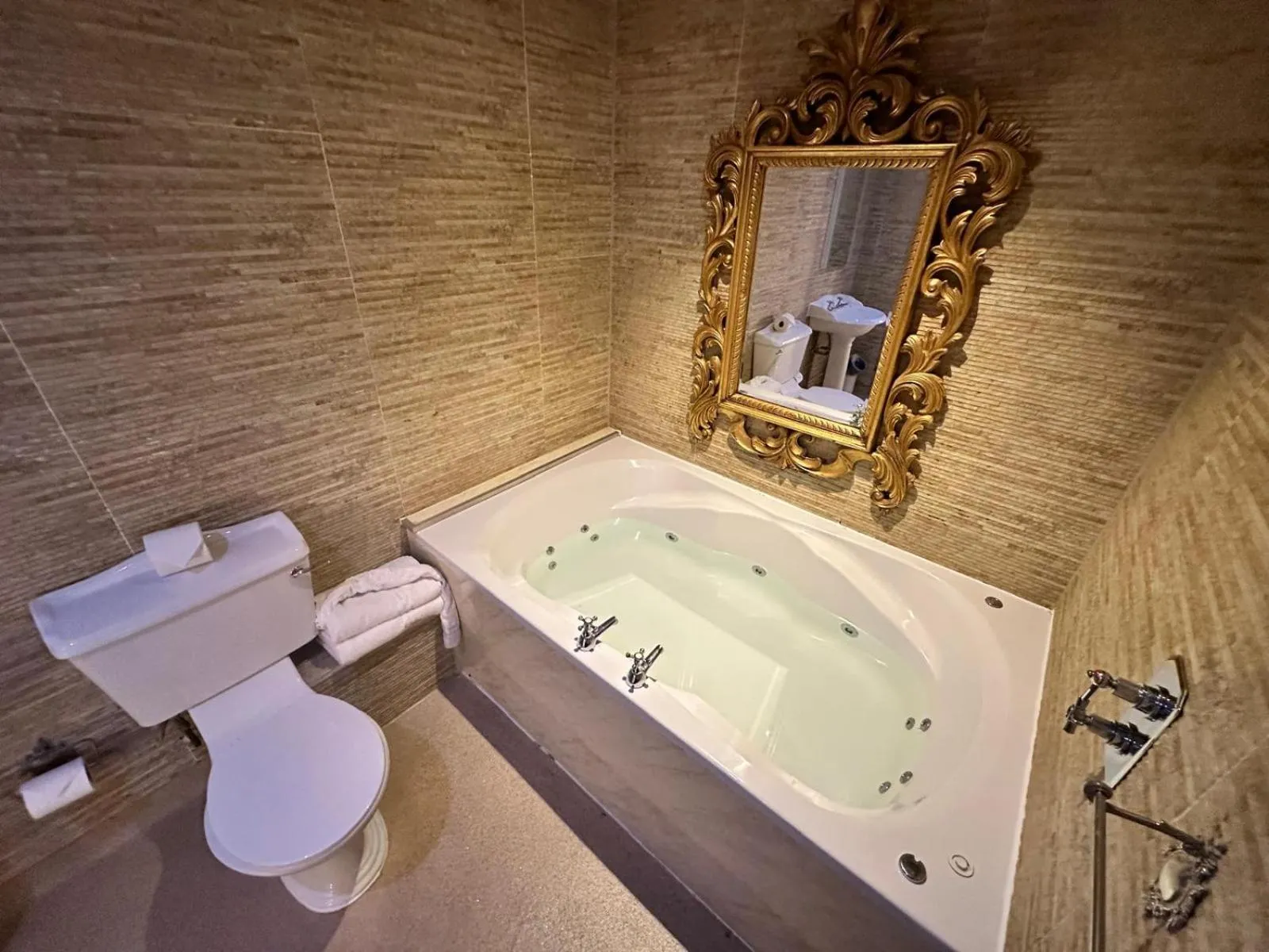 Bathroom in White Star Line Hotel