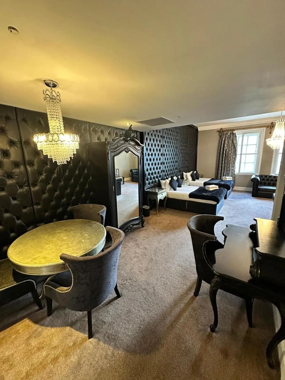 Bedroom in White Star Line Hotel