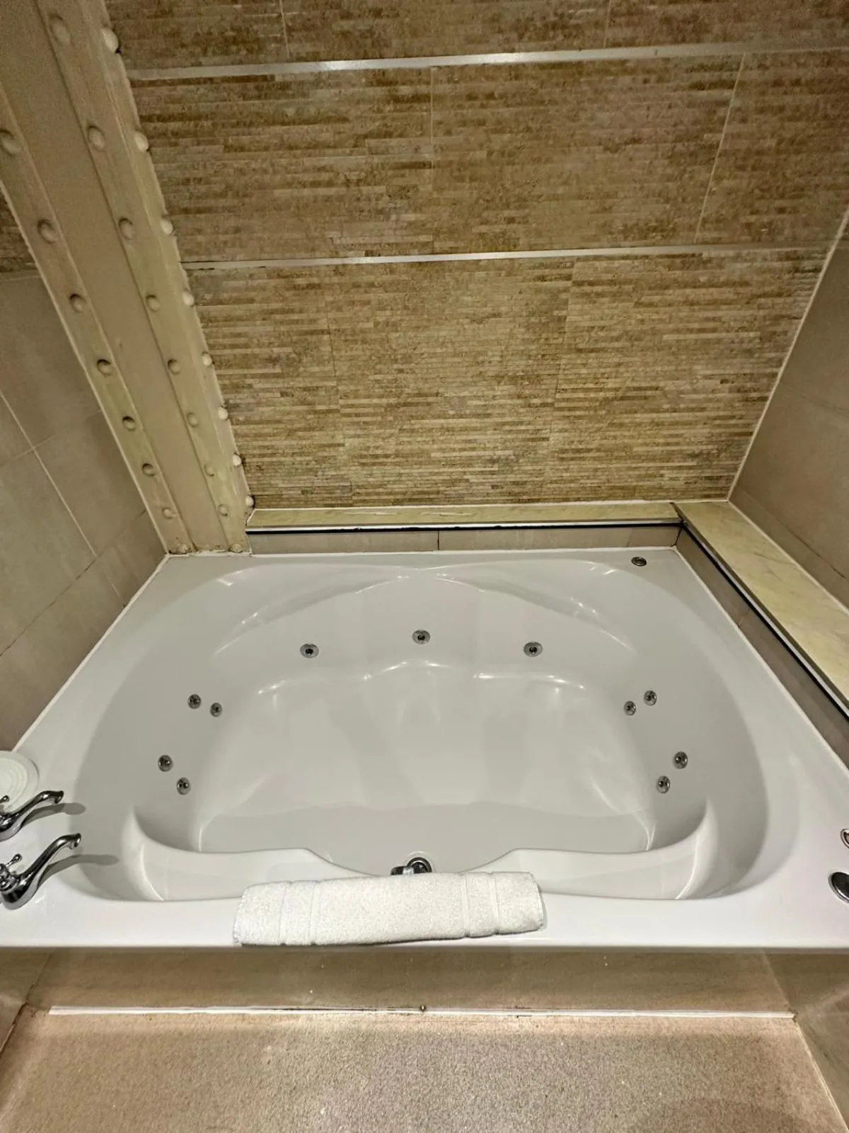 Bedroom in White Star Line Hotel