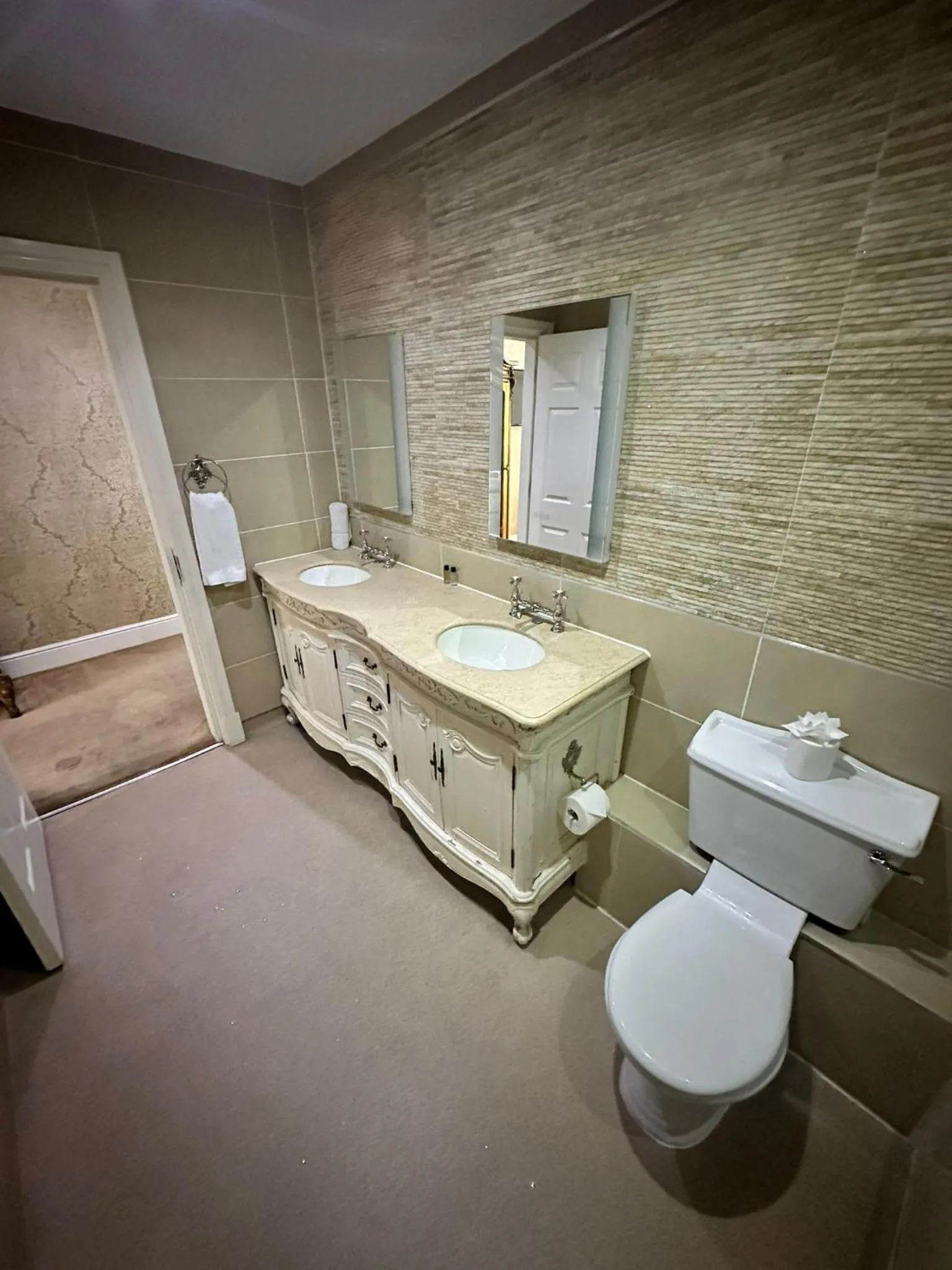 Bathroom in White Star Line Hotel