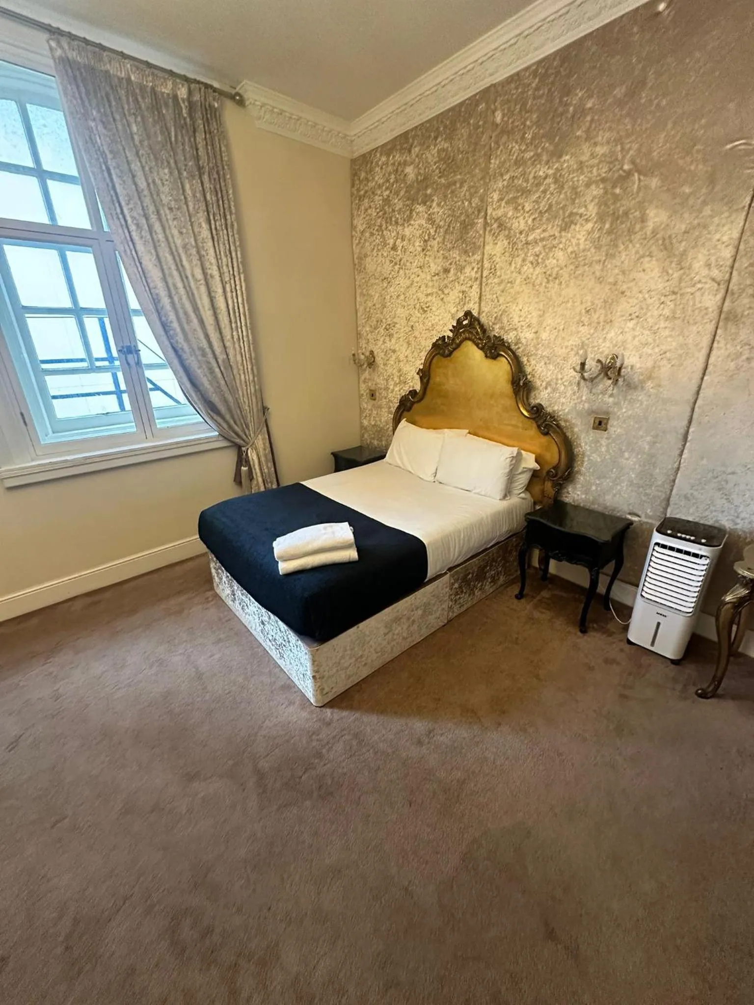 Bedroom, Bed in White Star Line Hotel