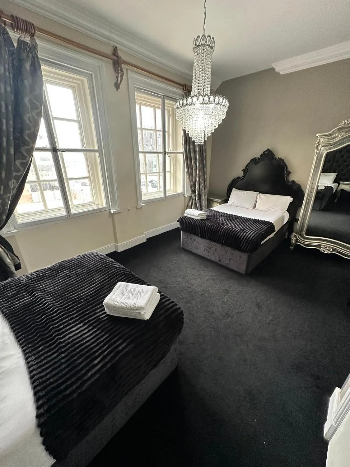 Bedroom, Bed in White Star Line Hotel