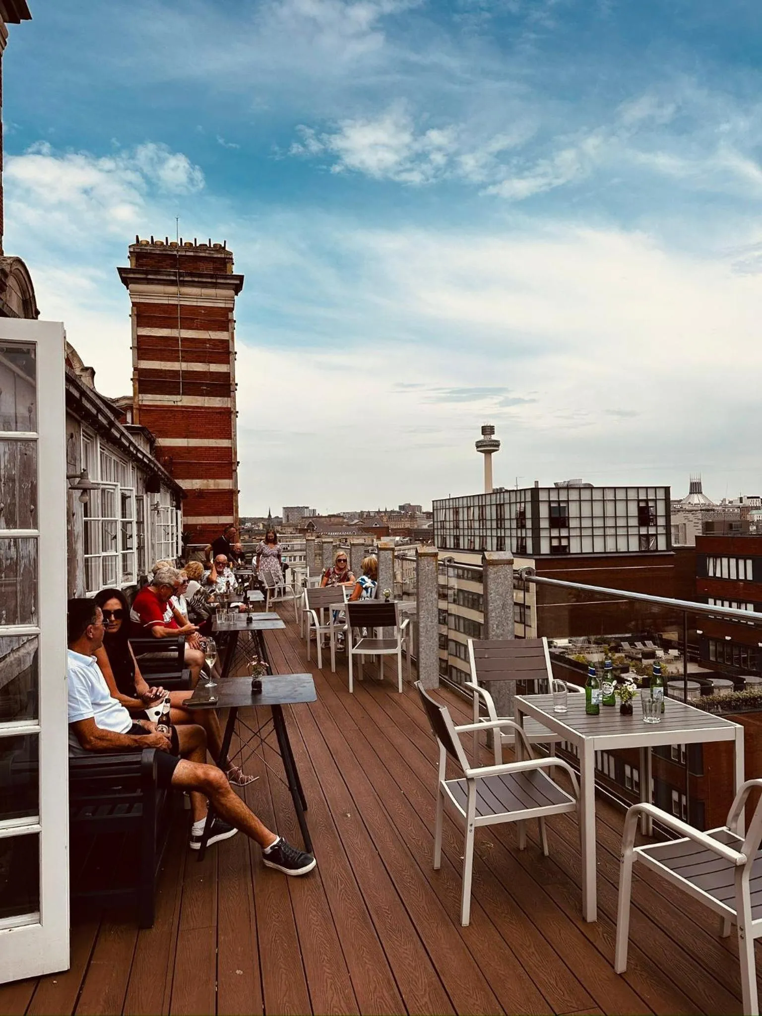 Restaurant/places to eat in White Star Line Hotel