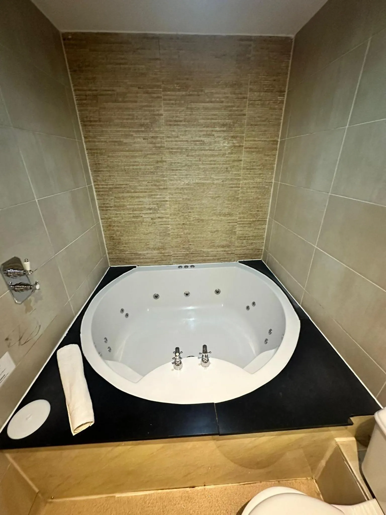 Hot Tub in White Star Line Hotel