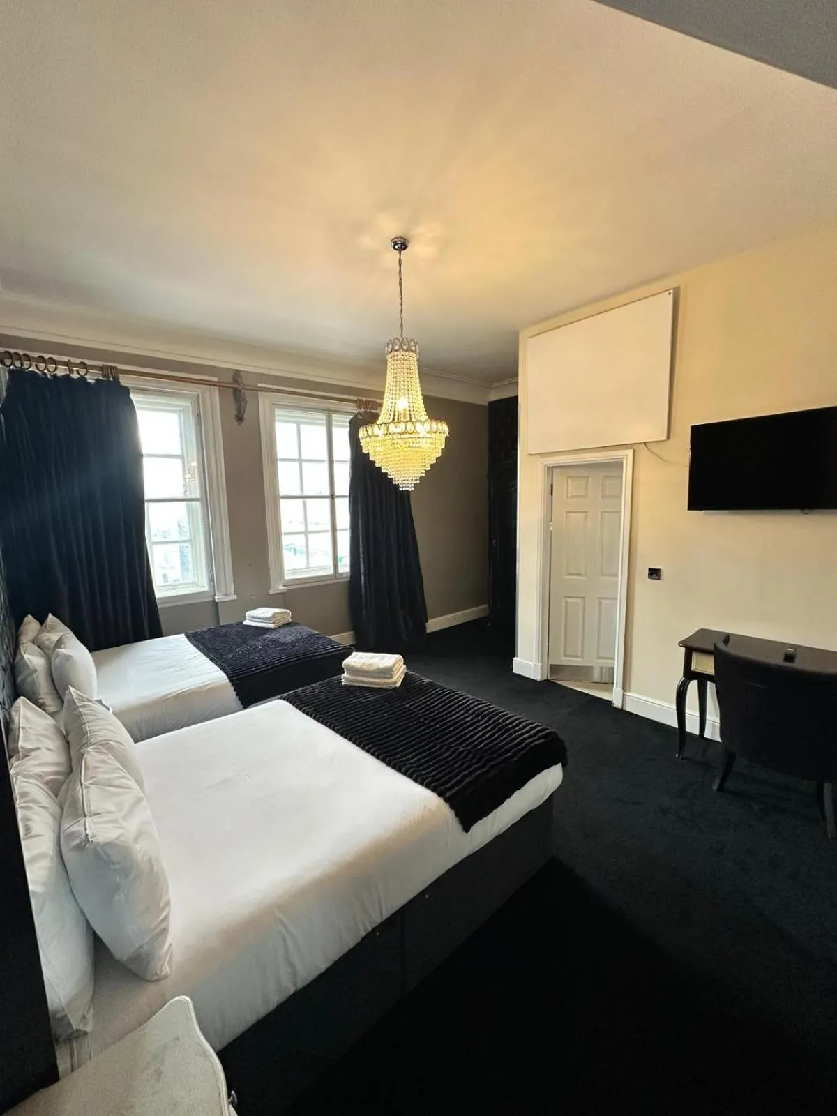Bedroom, Bed in White Star Line Hotel