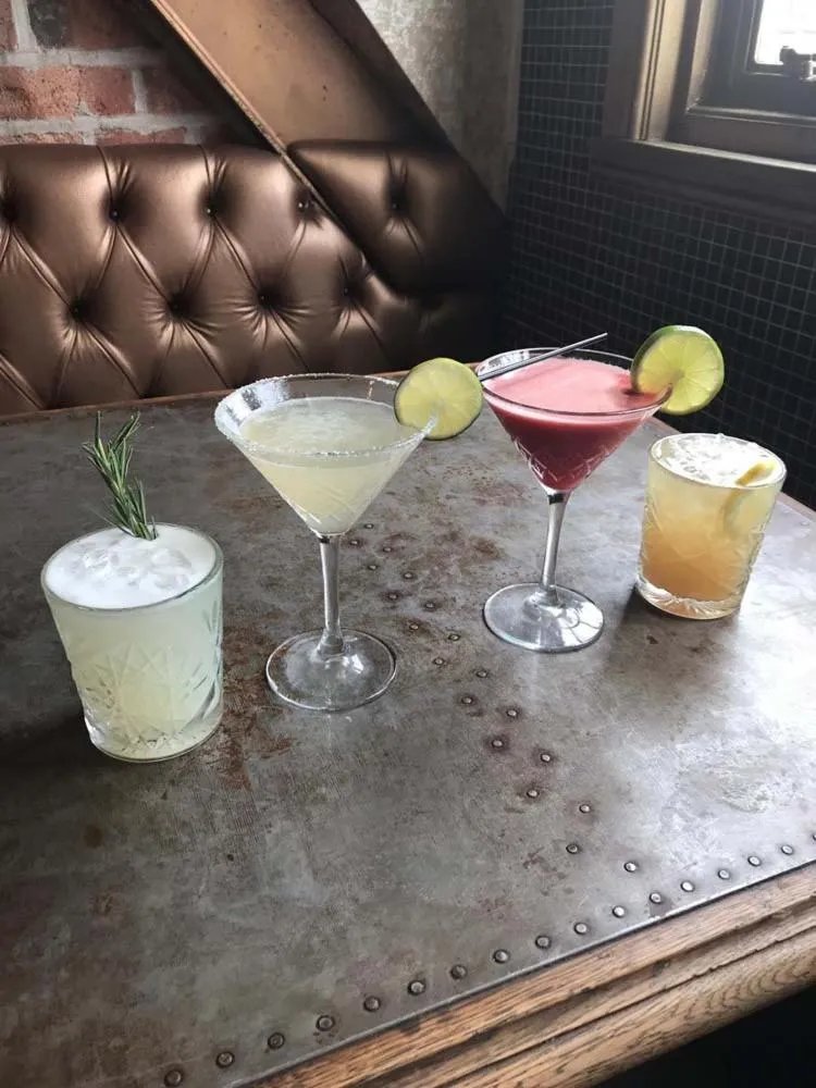 Drinks in White Star Line Hotel