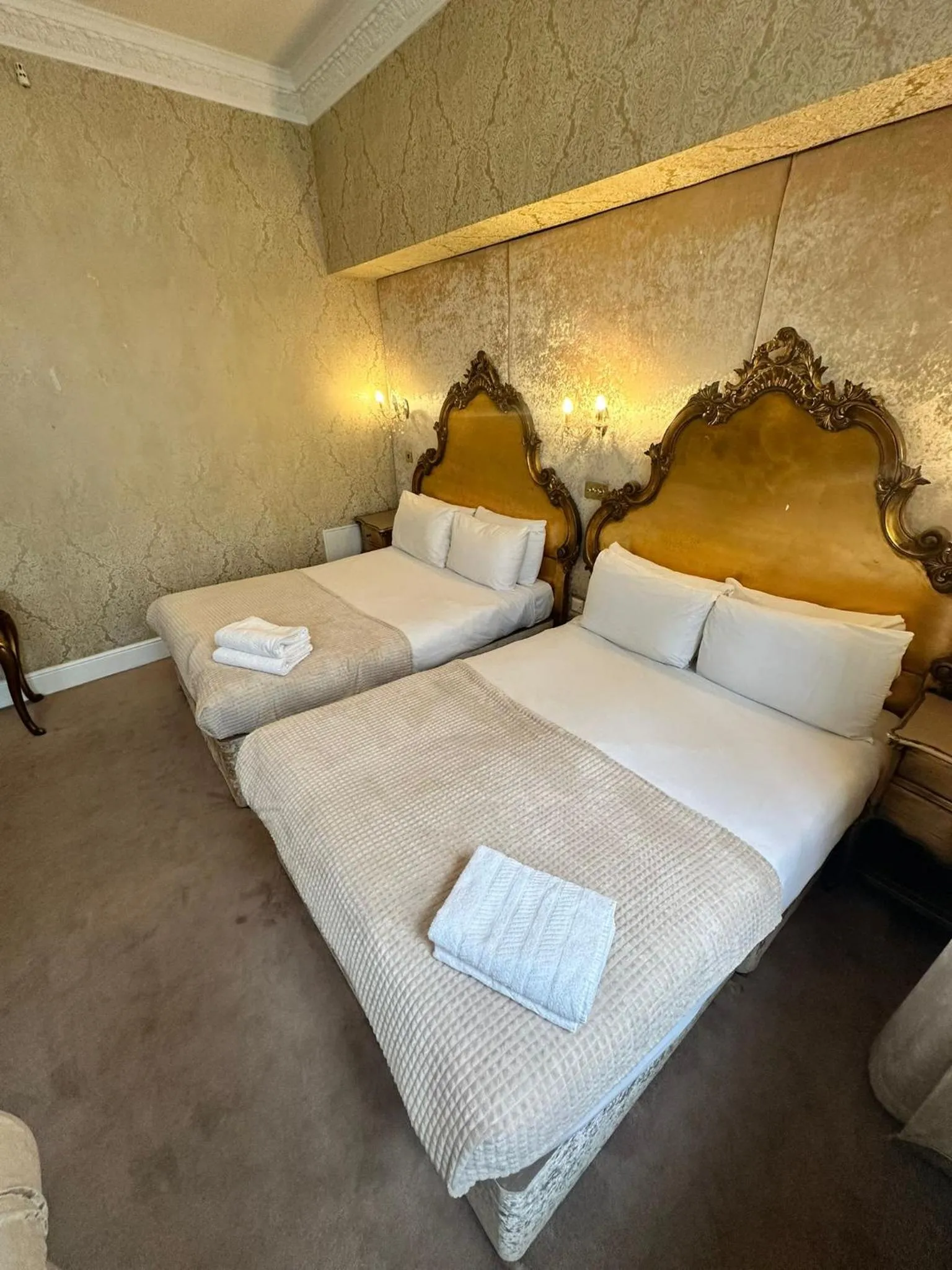 Bedroom, Bed in White Star Line Hotel