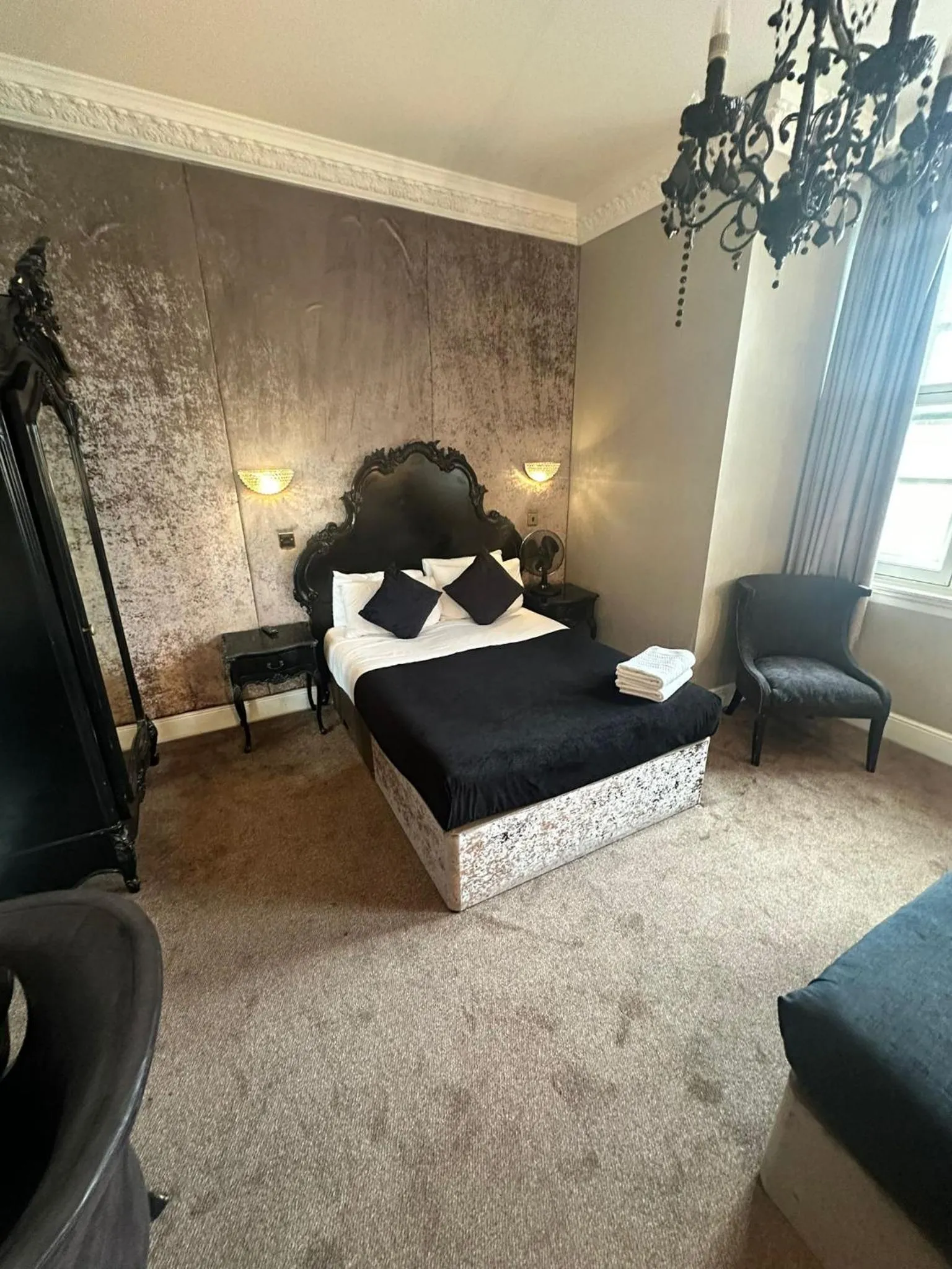 Bedroom, Bed in White Star Line Hotel