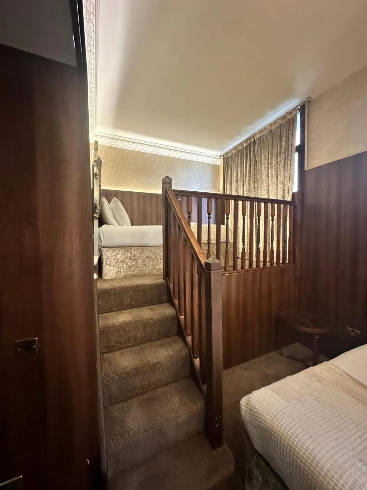 Bedroom, Bed in White Star Line Hotel