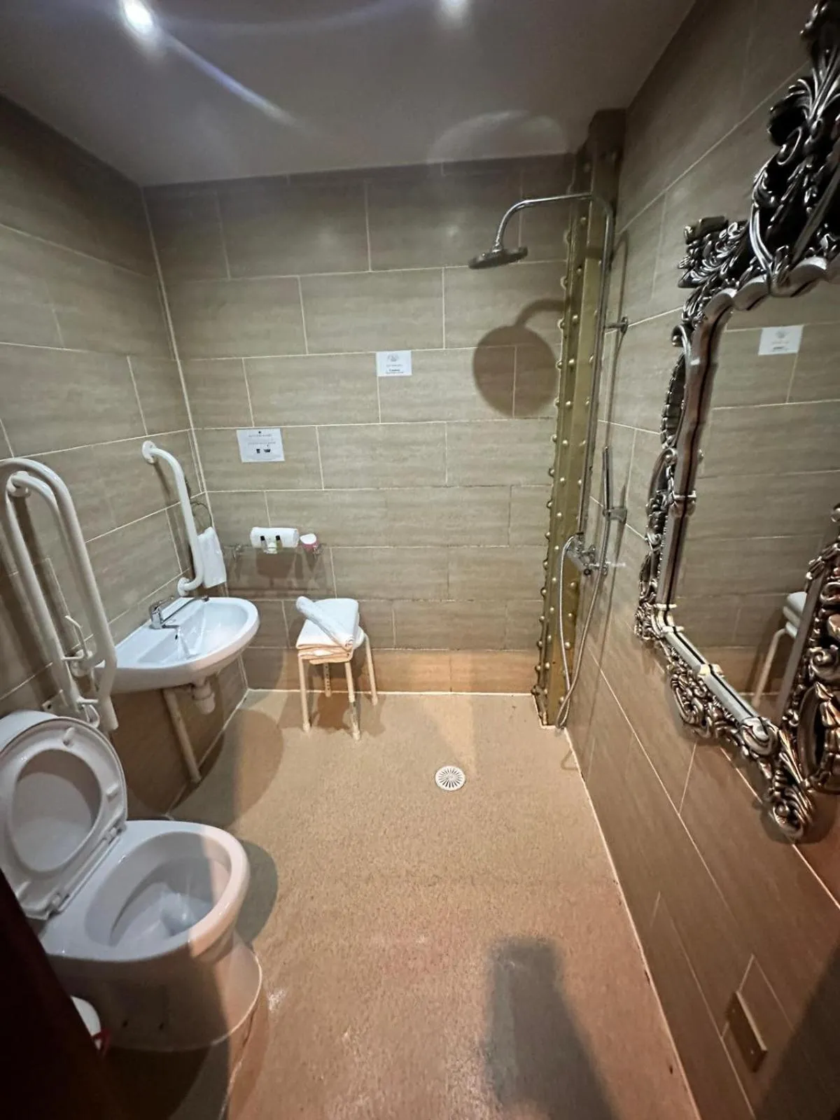 Bathroom in White Star Line Hotel