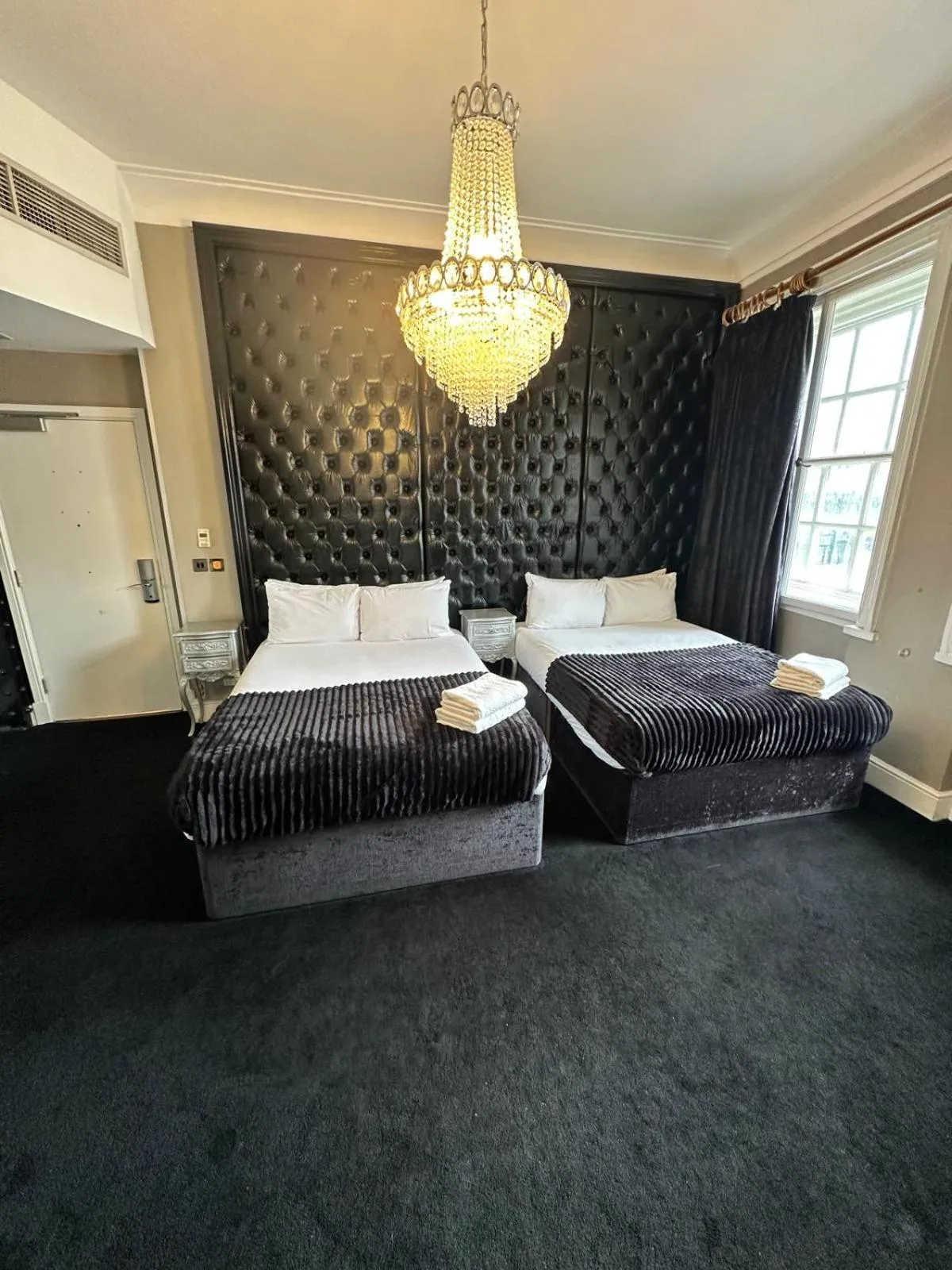 Bedroom, Bed in White Star Line Hotel