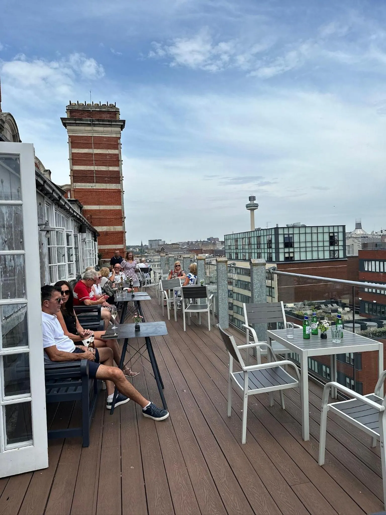 Restaurant/places to eat in White Star Line Hotel