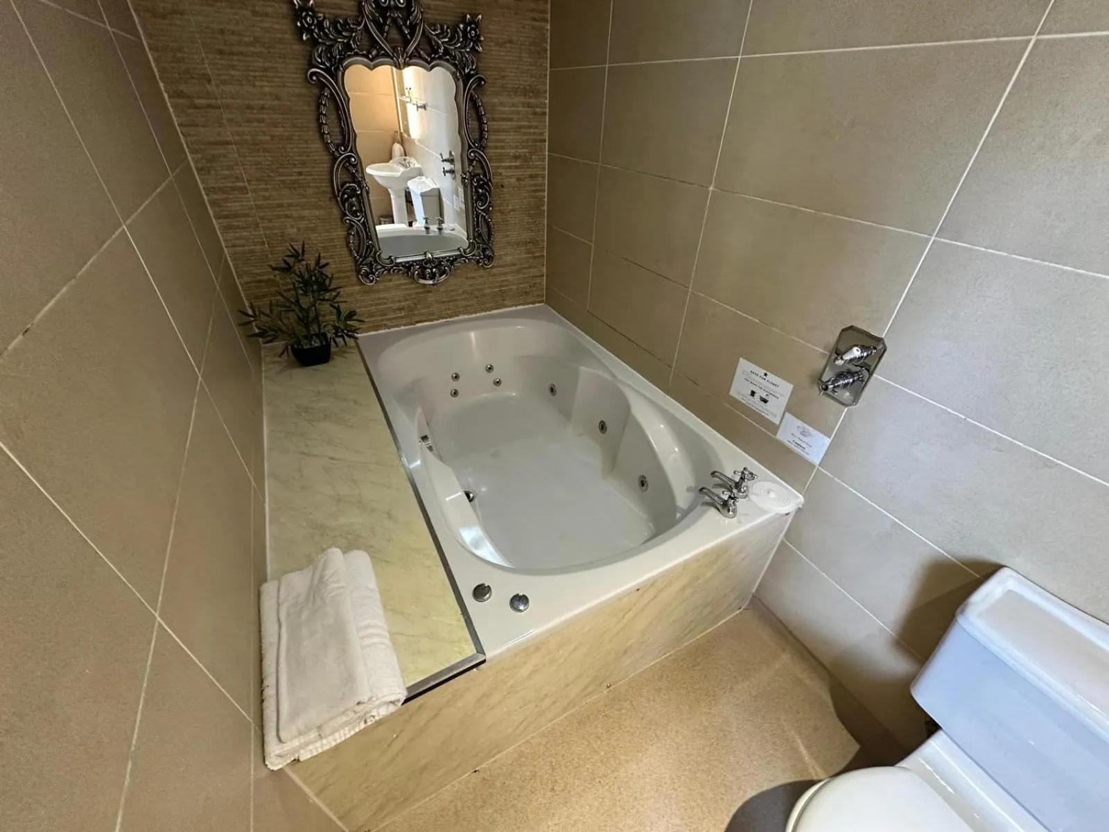 Bathroom in White Star Line Hotel