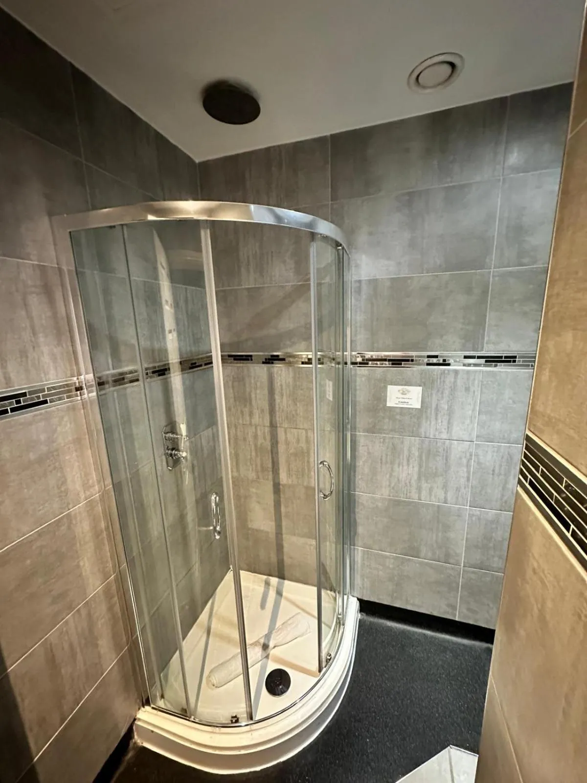 Bathroom in White Star Line Hotel