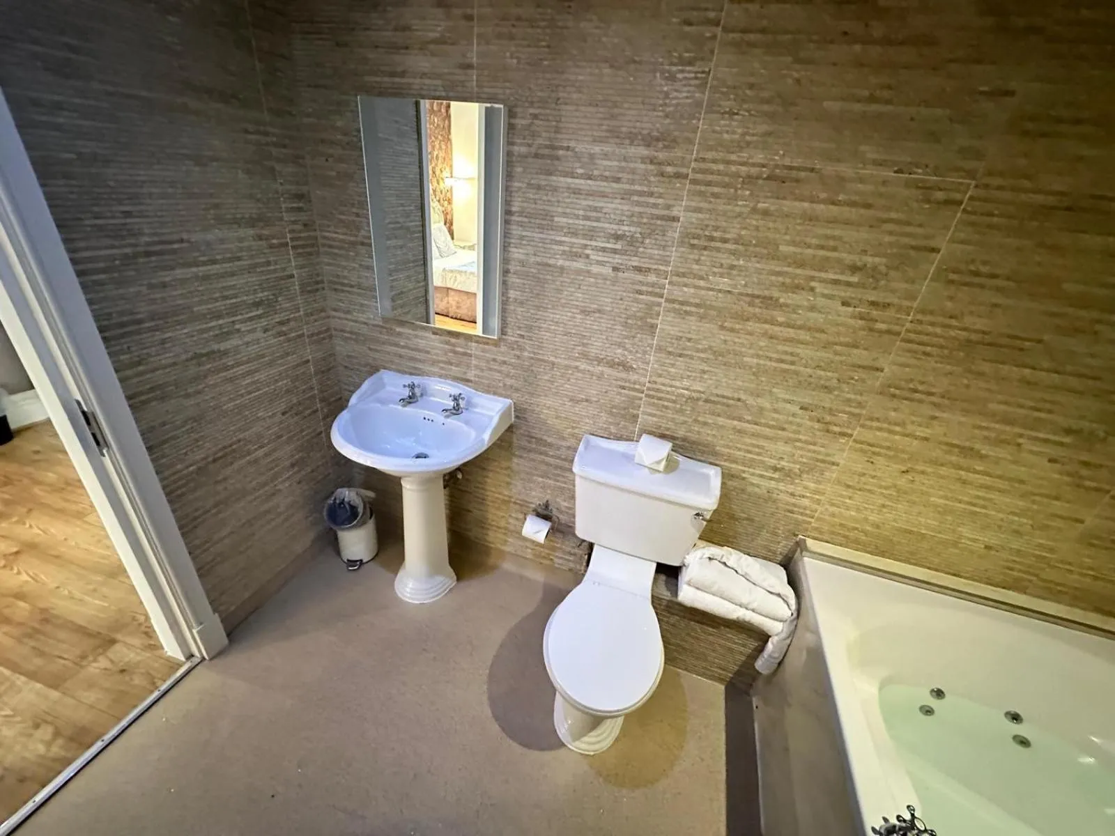 Bathroom in White Star Line Hotel