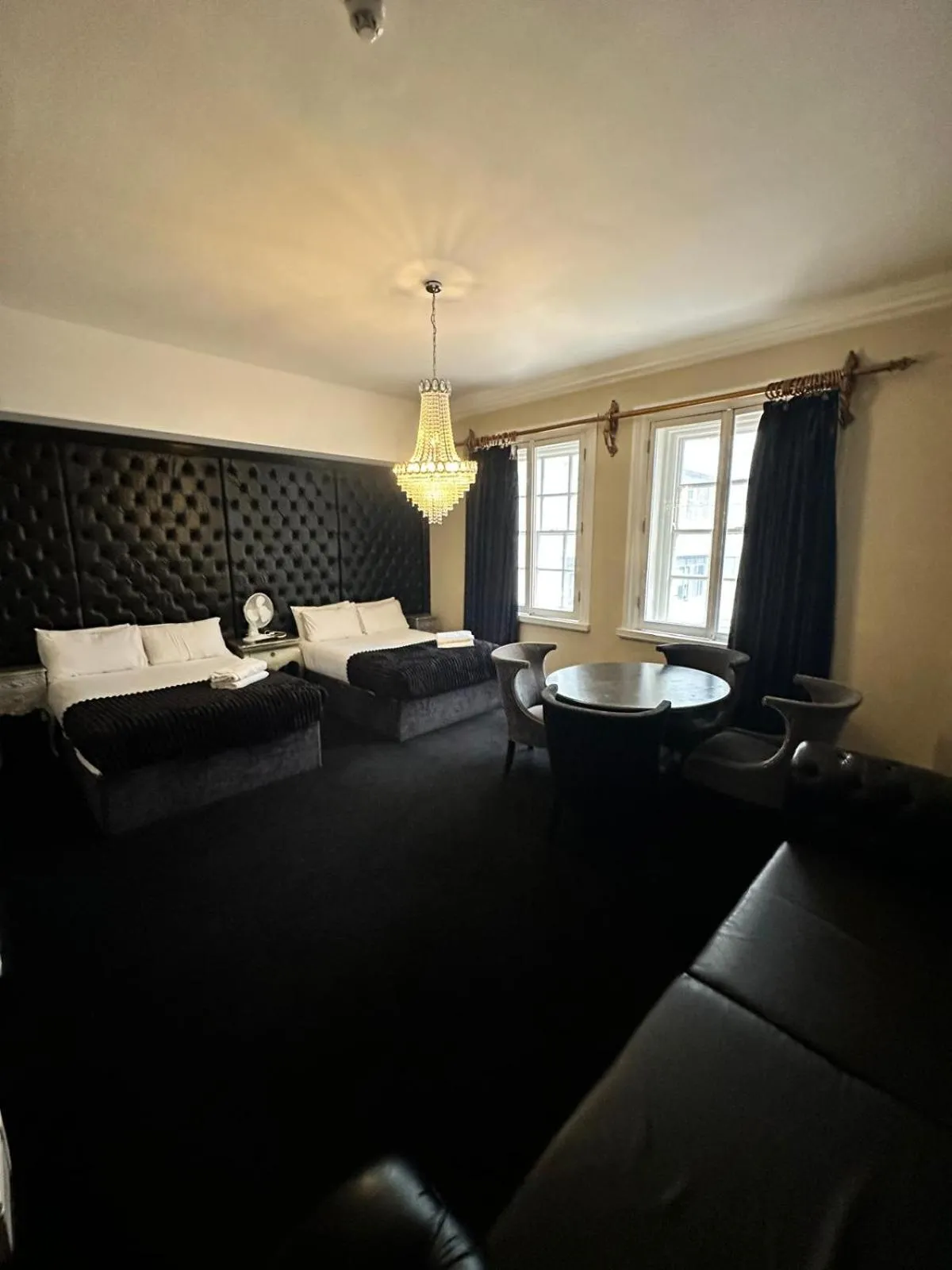 Bedroom in White Star Line Hotel