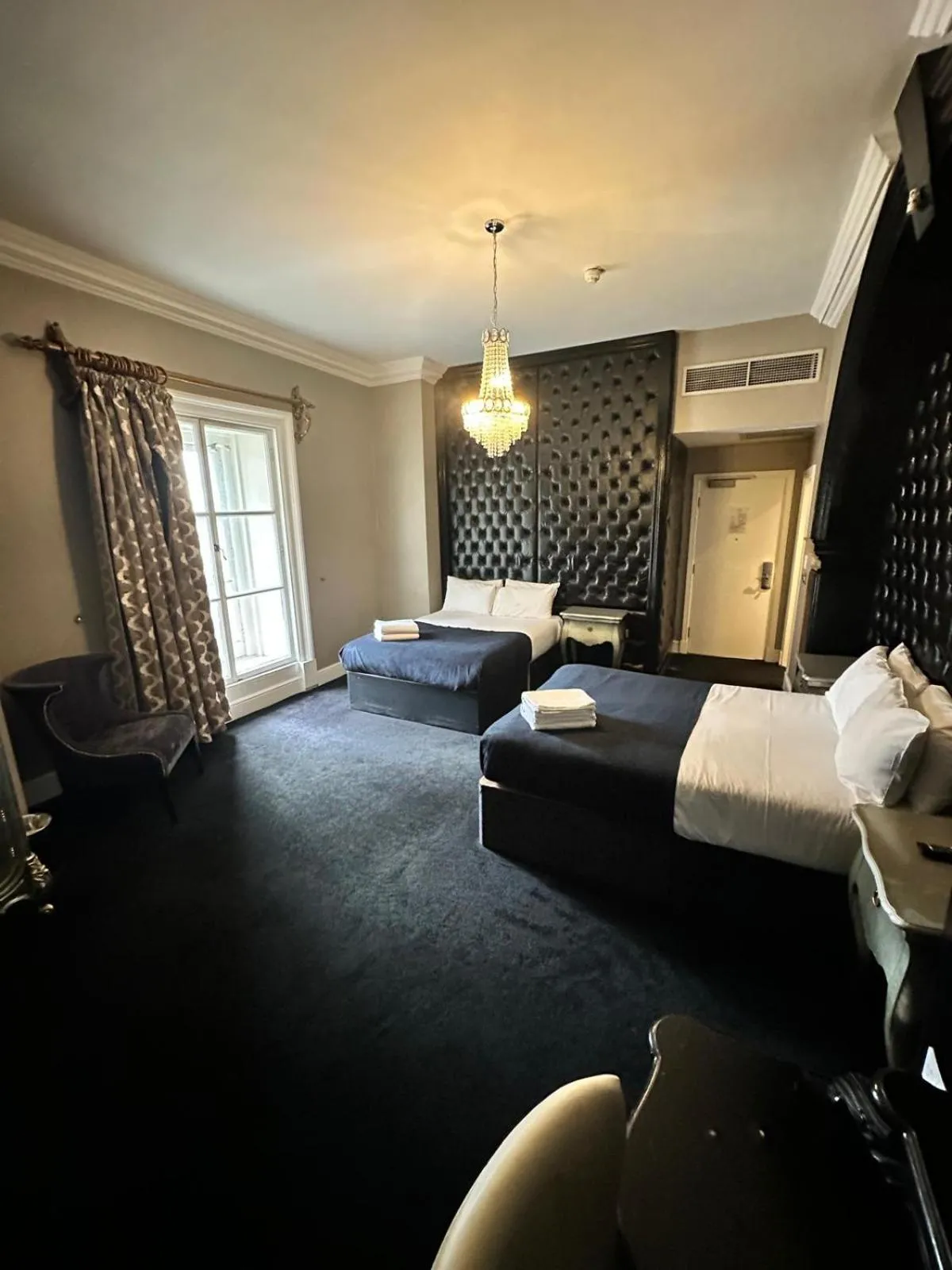 Bedroom, Bed in White Star Line Hotel