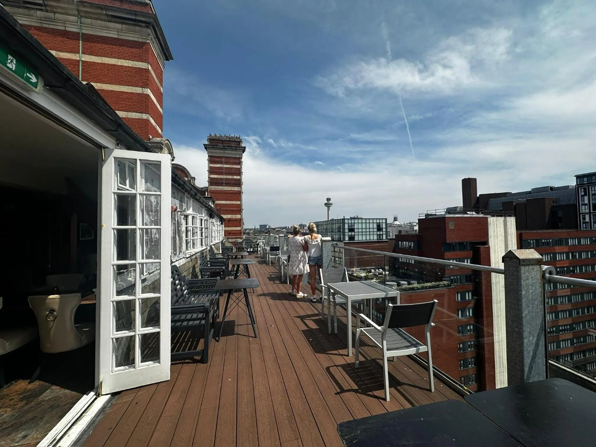 Restaurant/places to eat in White Star Line Hotel