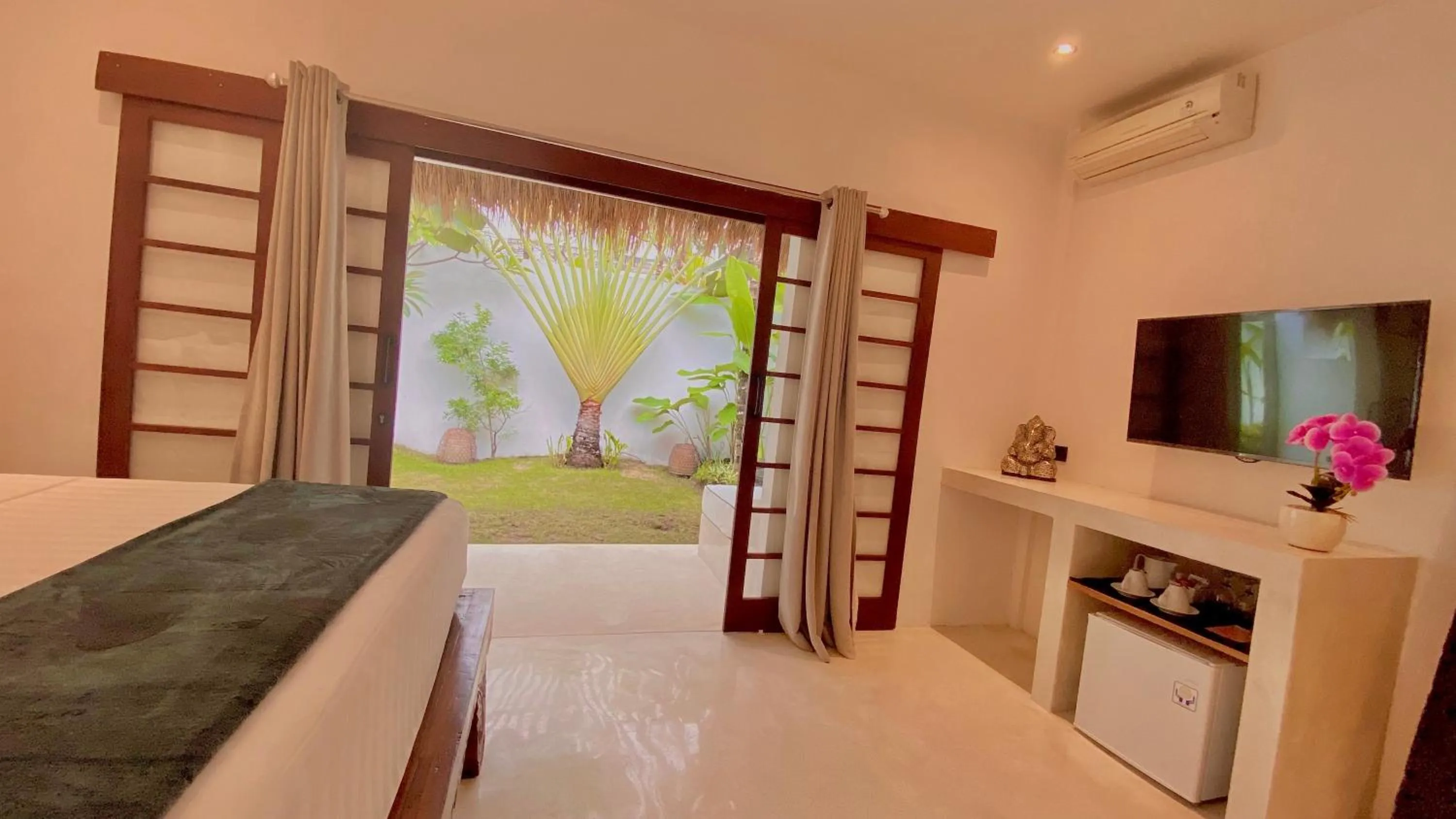 Bedroom, Bed in The Apartments Umalas