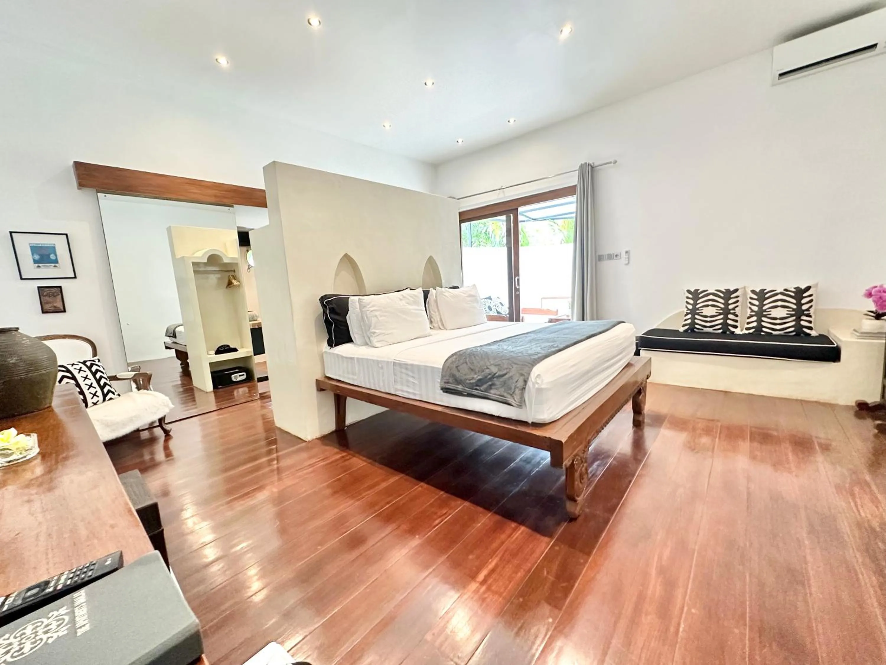 Bedroom, Bed in The Apartments Umalas