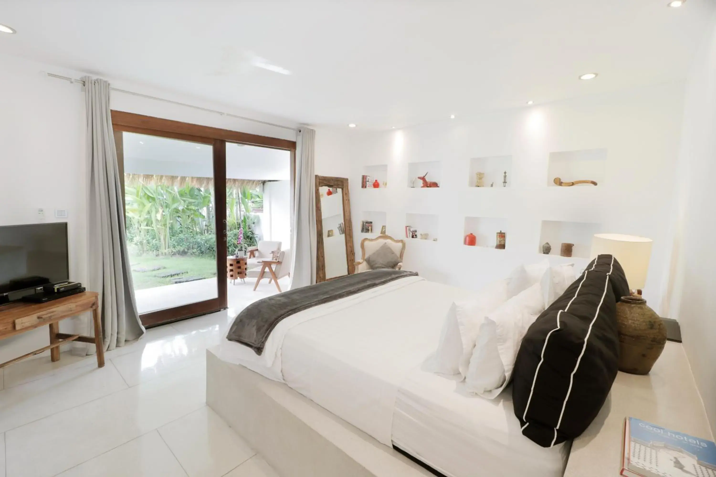 Photo of the whole room, Bed in The Apartments Umalas Photo of the whole room, Bed in The Apartments Umalas