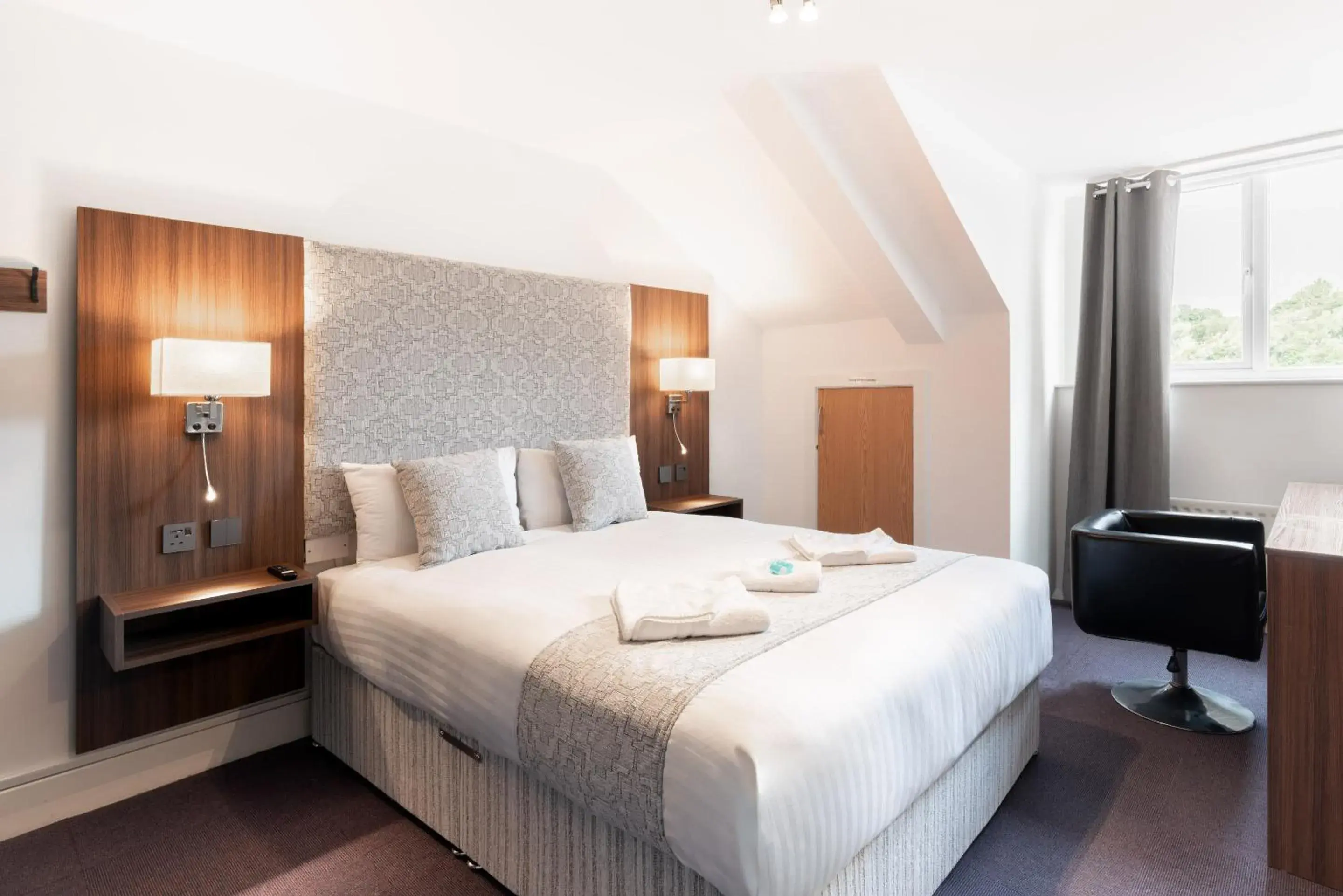 Bedroom, Bed in Rivers hotel Bedroom, Bed in Rivers hotel