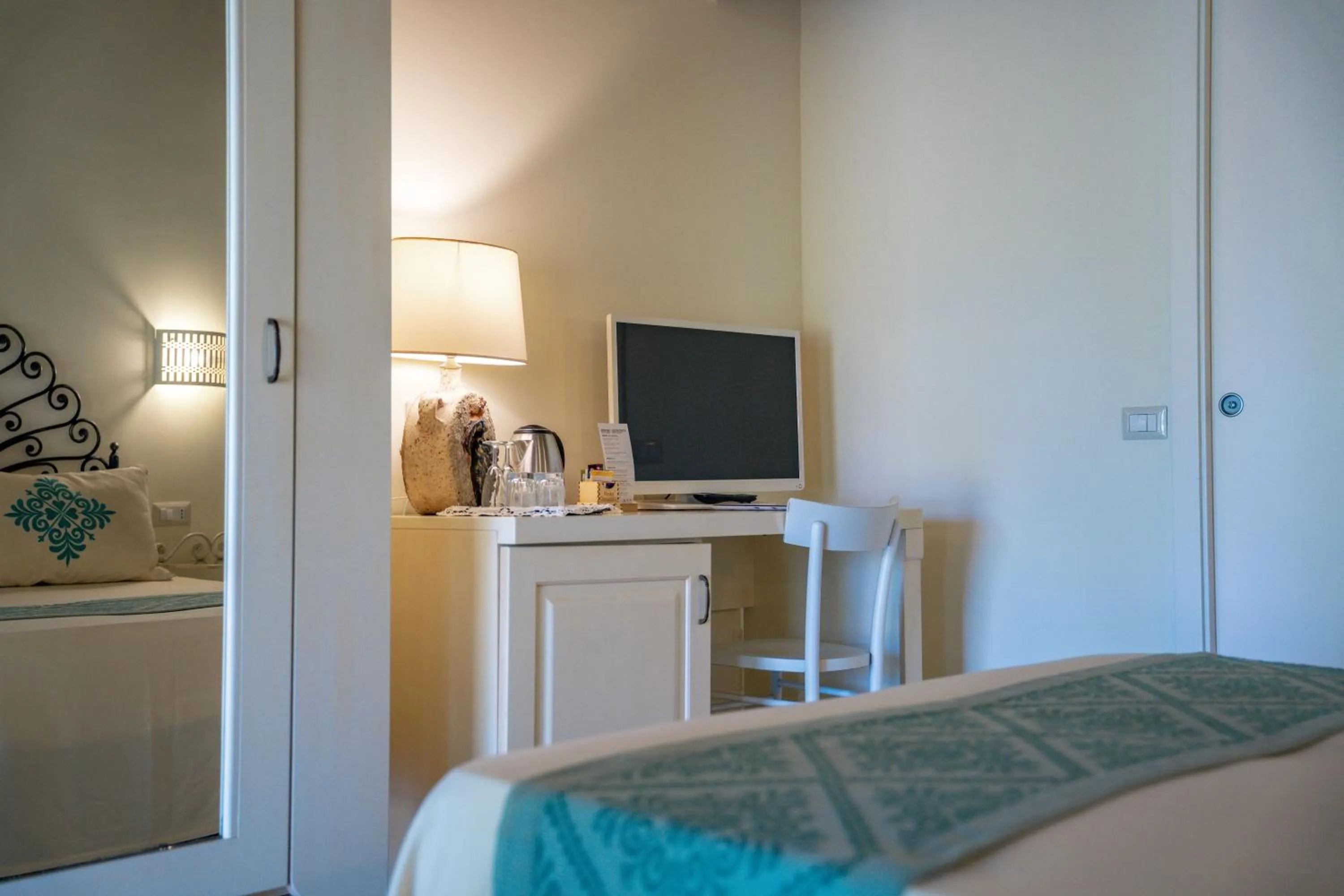 TV and multimedia, Bed in Inghirios Wellness Country Resort