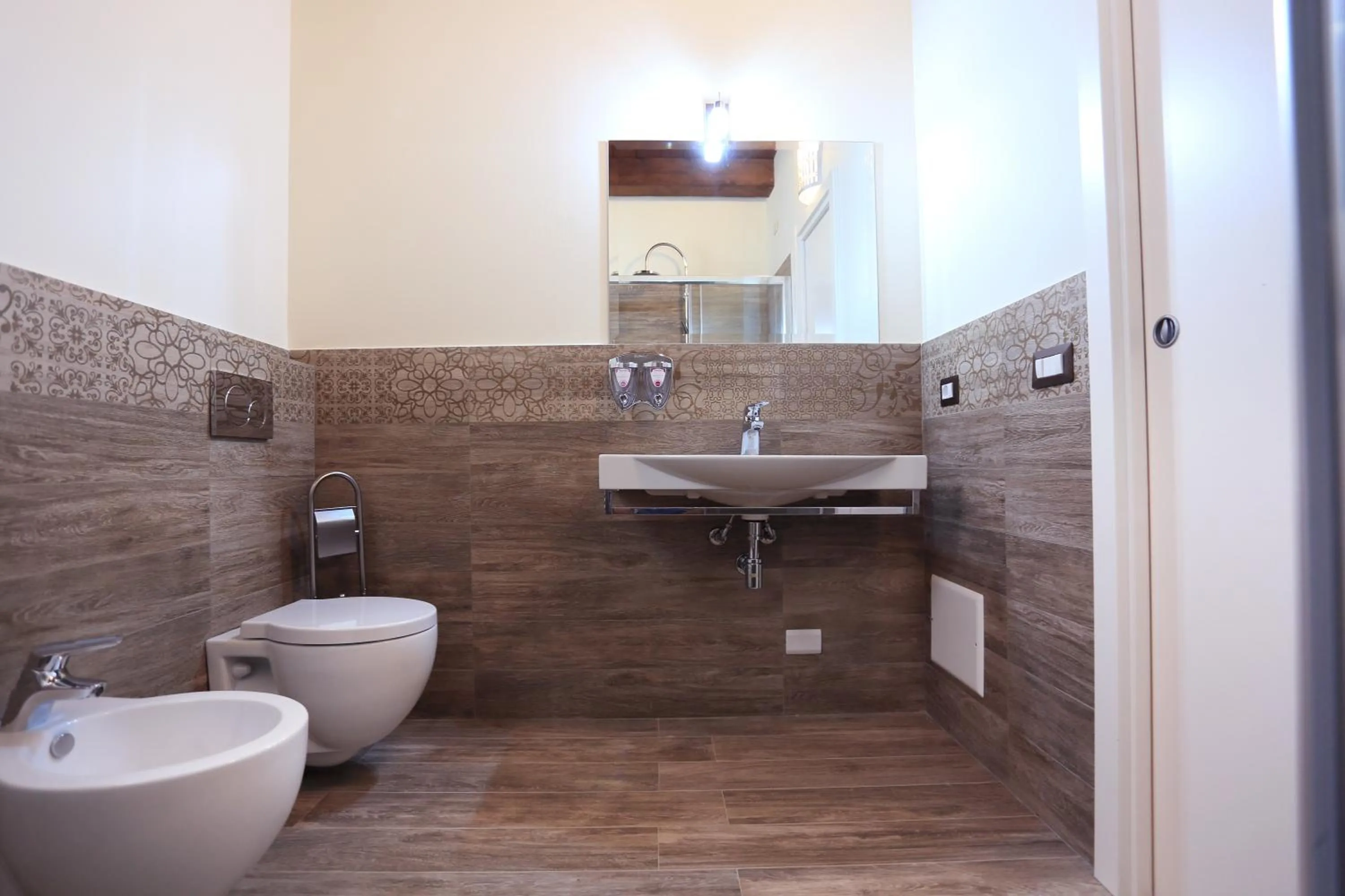 Toilet in Inghirios Wellness Country Resort