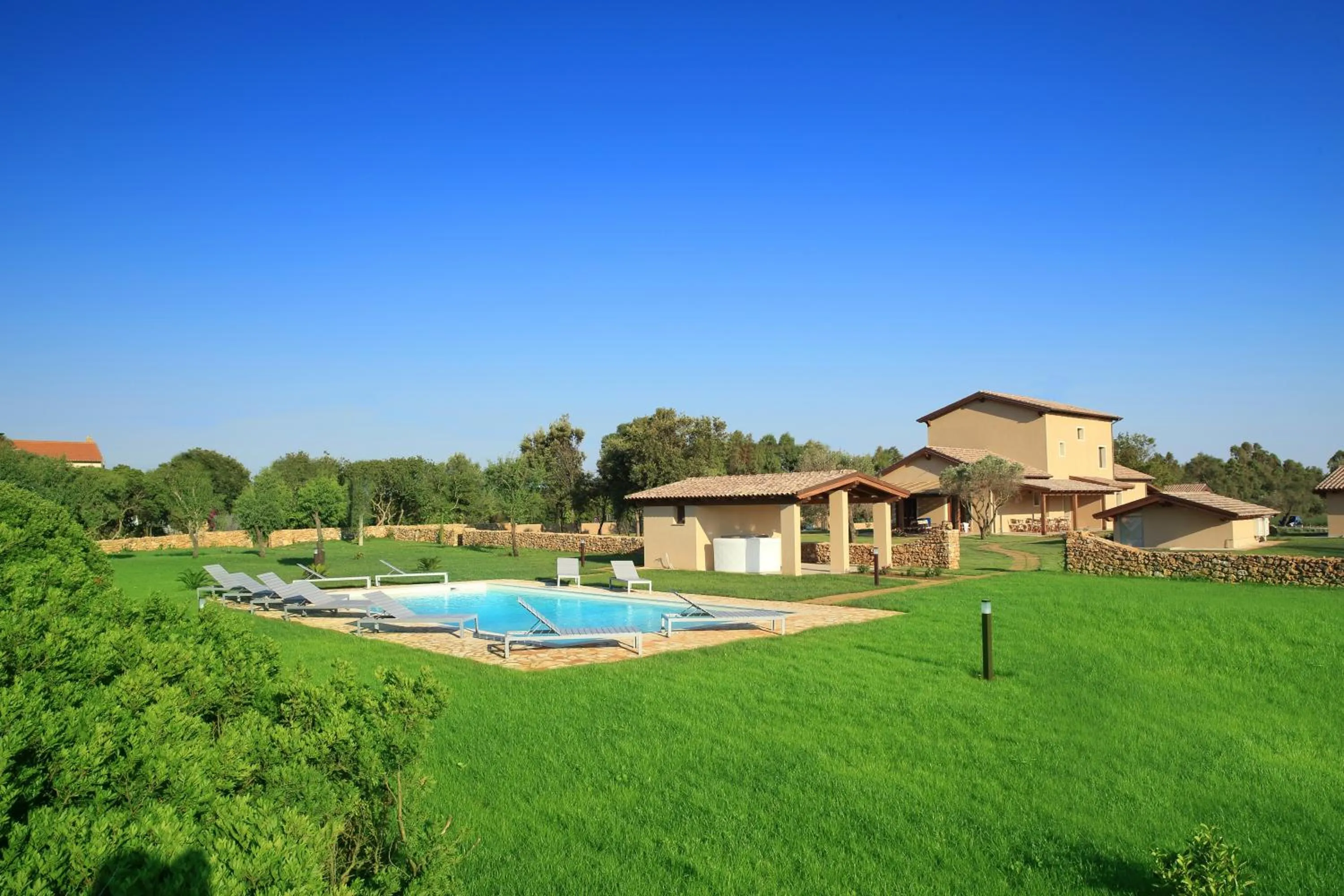 Swimming pool in Inghirios Wellness Country Resort