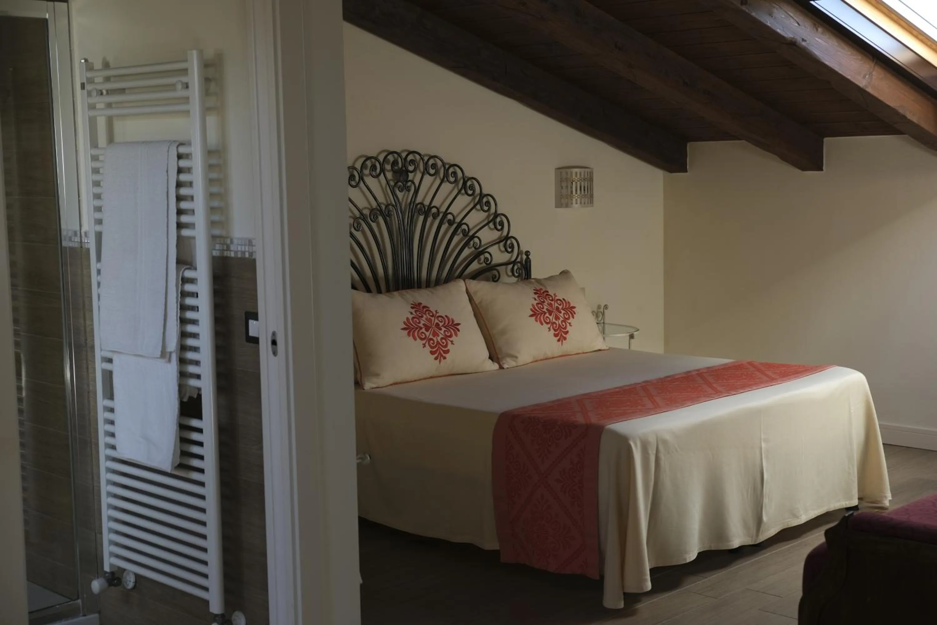 Bed in Inghirios Wellness Country Resort